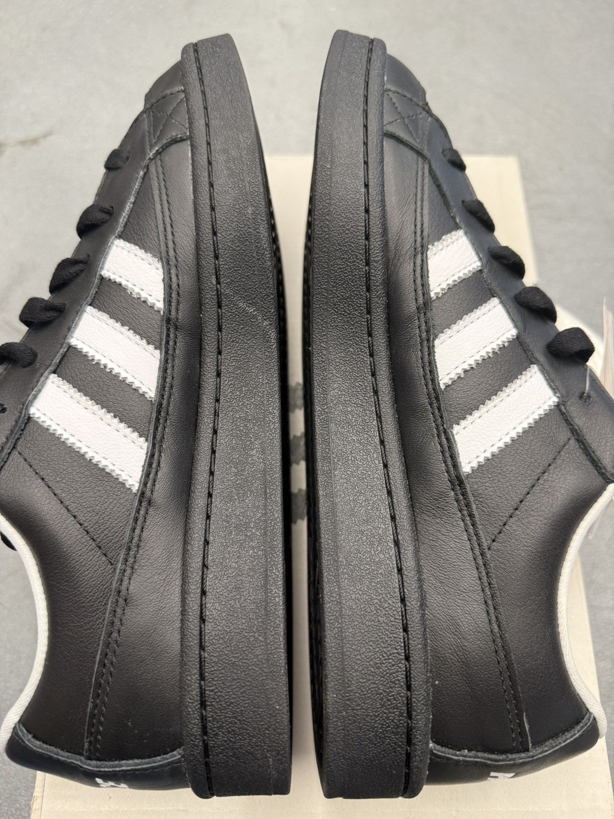 Adidas 2018 Adidas Camton Trainer Palace Black Size US 8 / EU 41 - 3 Thumbnail