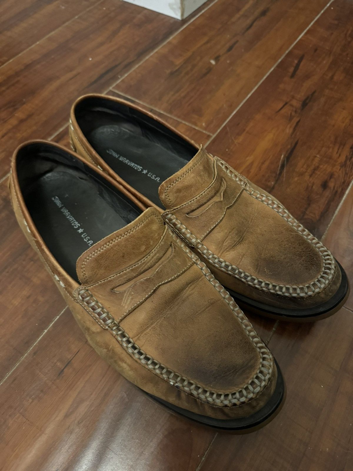 John Varvatos John Varvatos Madison Apron Chocolate Loafer  display picture 2