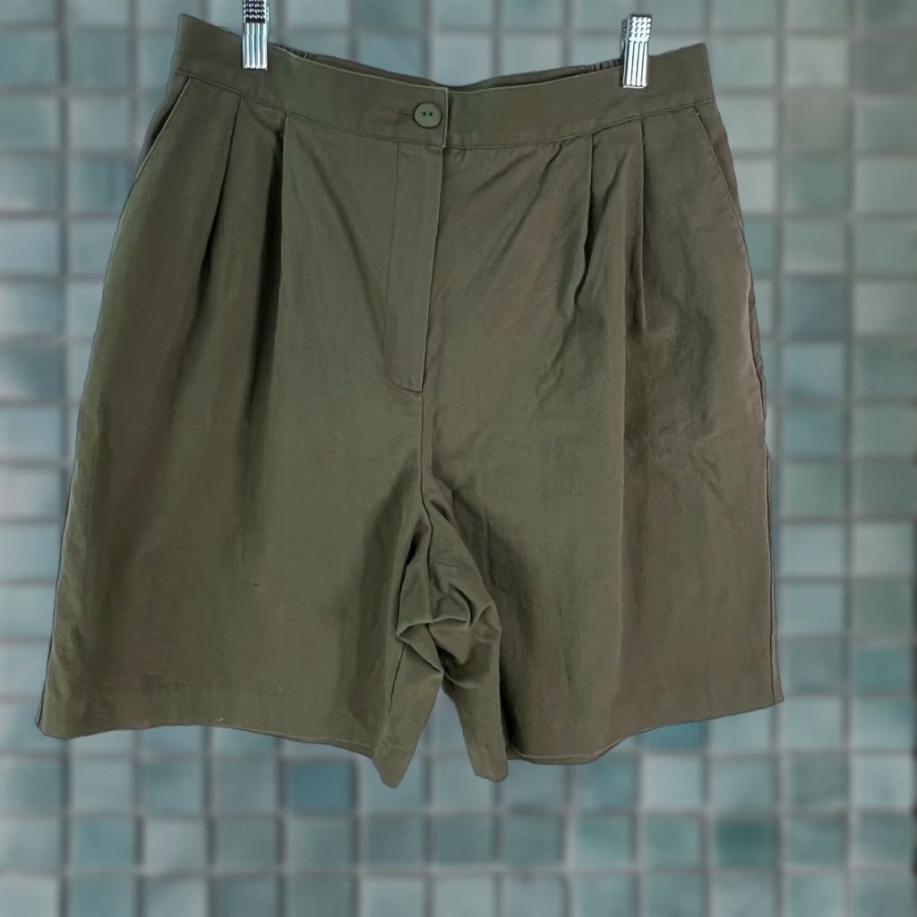 Vintage Ali Miles Women's Green High Rise Pleated Bermuda Shorts Size 16P - Casual 100% Cotton Size 32" / US 10 / IT 46 - 1 Thumbnail