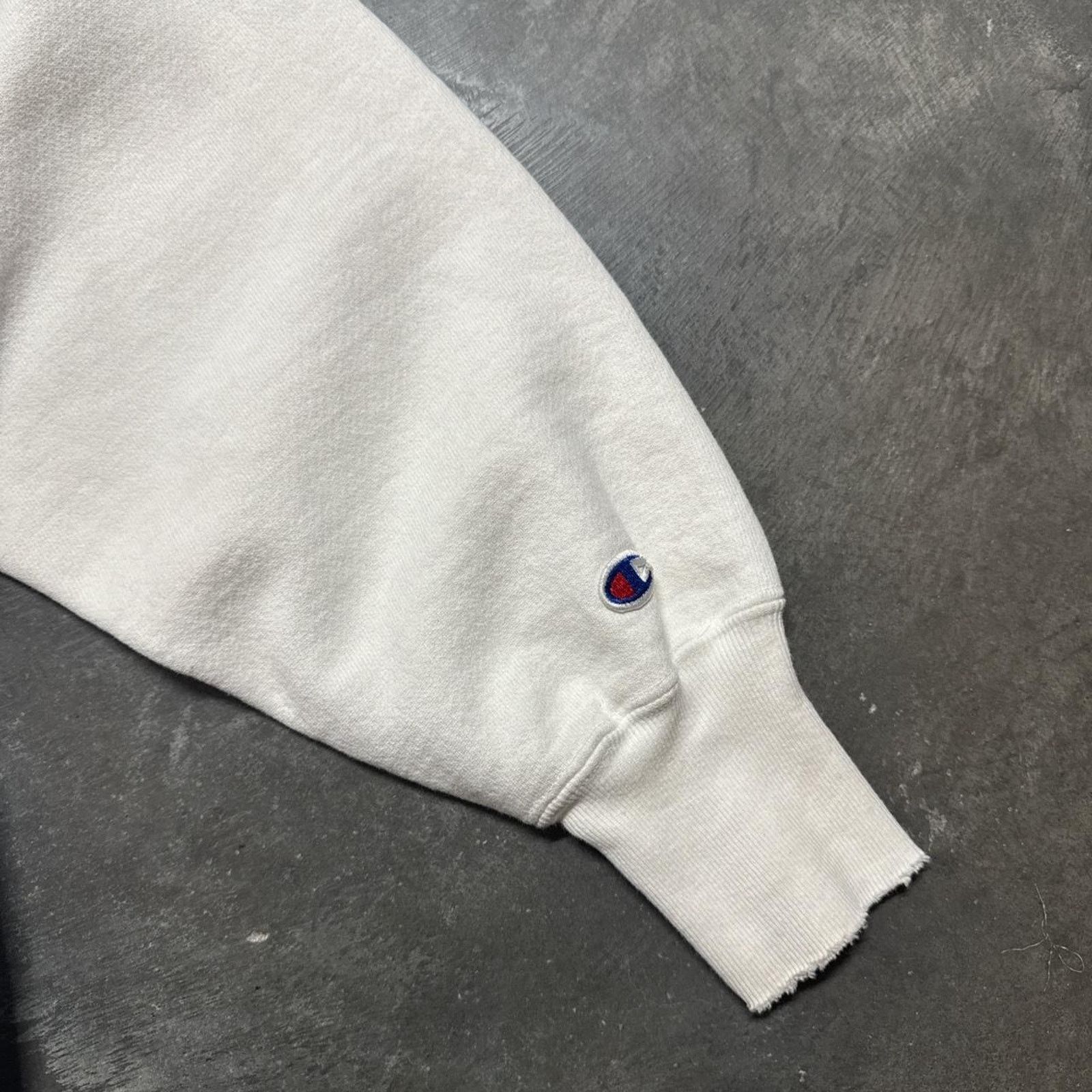 Champion × Vintage Champion Reverse Weave Vintage 90s Distressed Thrashed Size US L / EU 52-54 / 3 - 4 Thumbnail