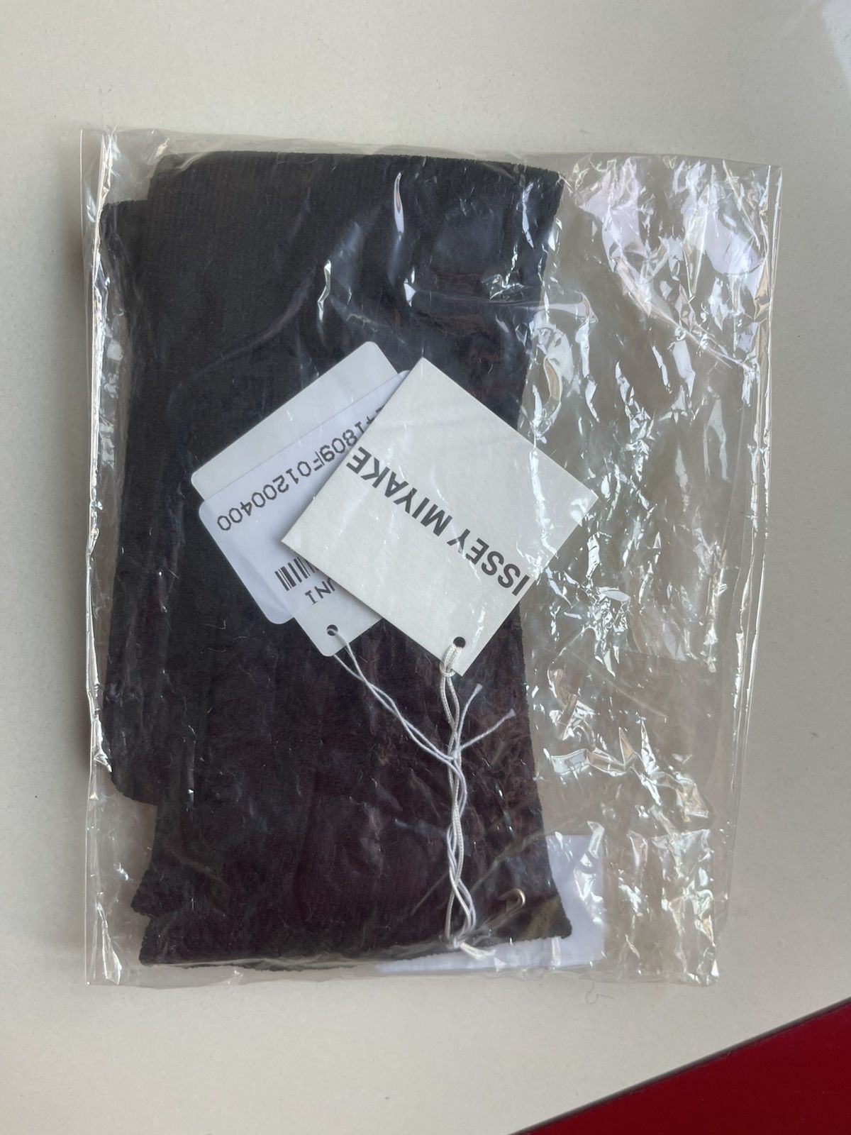 Issey Miyake Black Gloves Size ONE SIZE - 6 Thumbnail