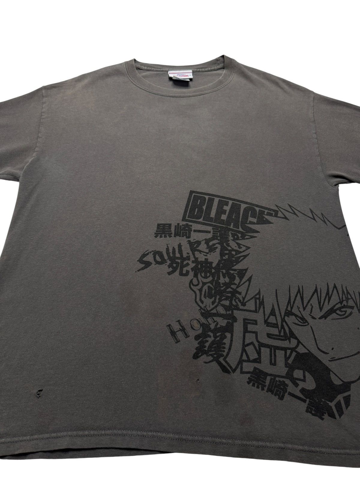 Bleach Vintage 2000’s Bleach Anime Tee Shirt Size US L / EU 52-54 / 3 - 4 Thumbnail