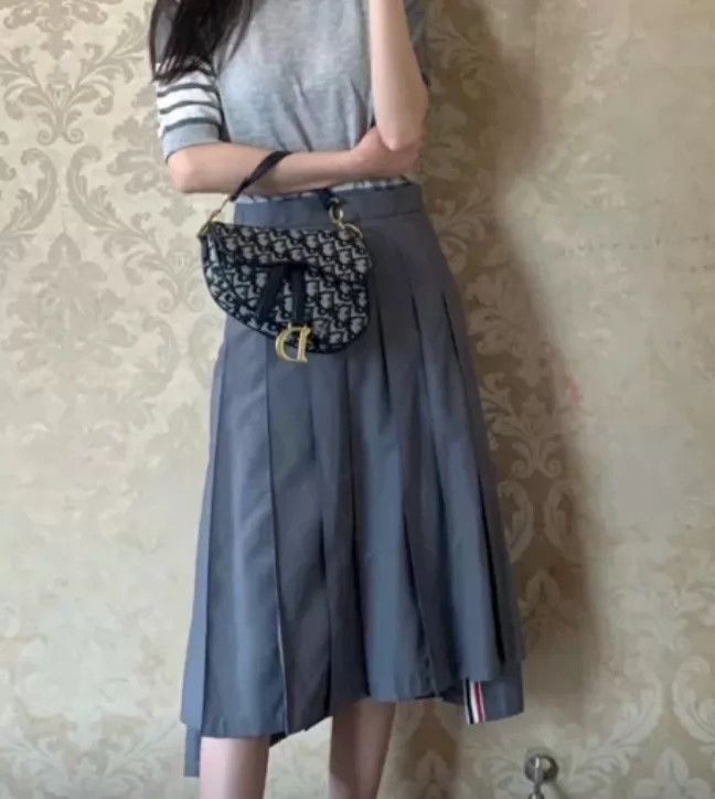 Thom Browne Thom Browne Gray Pleated Long Skirt 38 98 New Size 26" / US 2 / IT 38 - 9 Thumbnail