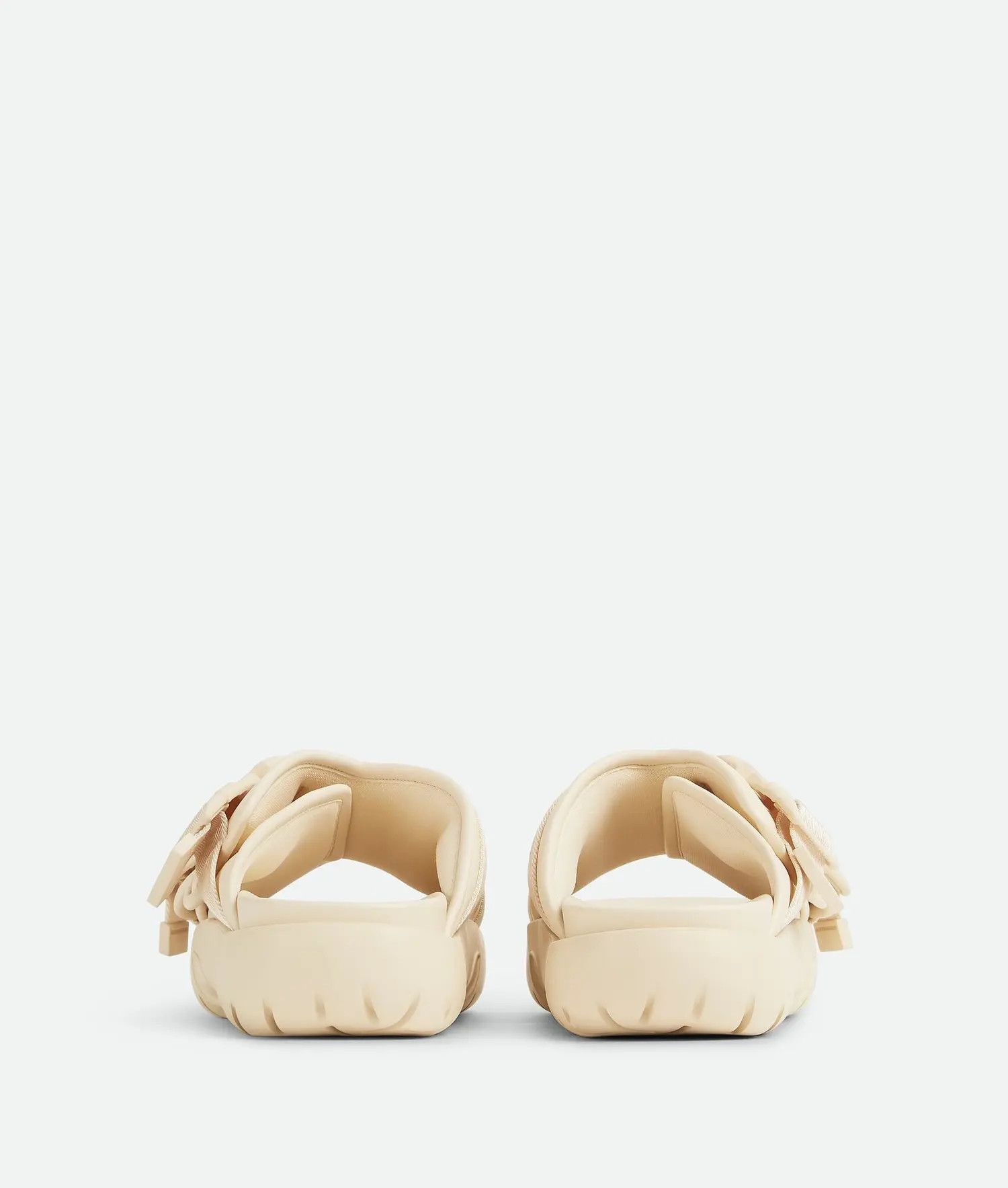 o1bcso1str0925 Snap Slide Sandals in Sea Salt