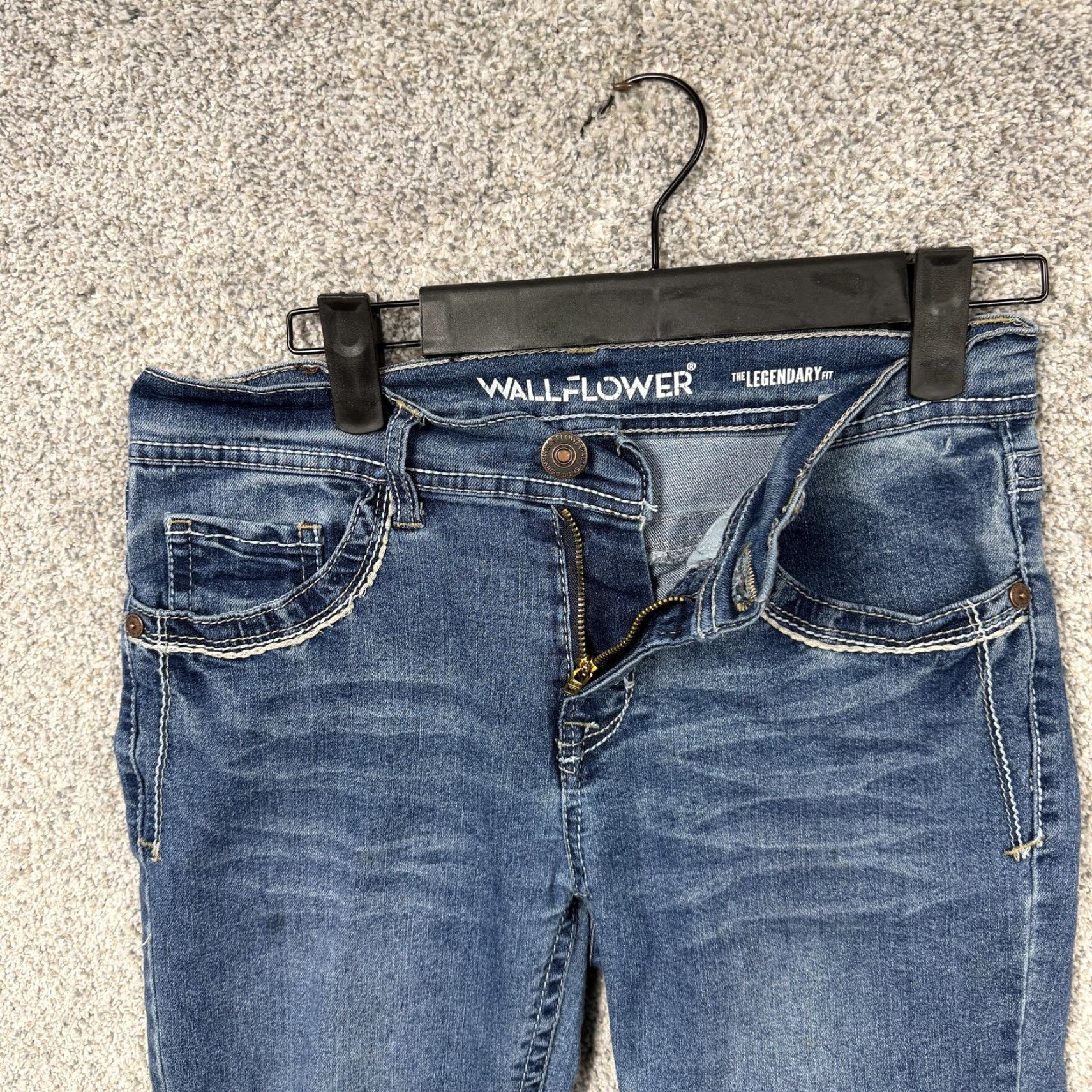 Vintage WallFlower Jeans Juniors 5 Short Blue Bootcut Stretch Embroidered Pockets Jeans Small Blue Back Pocket Embroidered Size 27" / US 4 / IT 40 - 7 Thumbnail