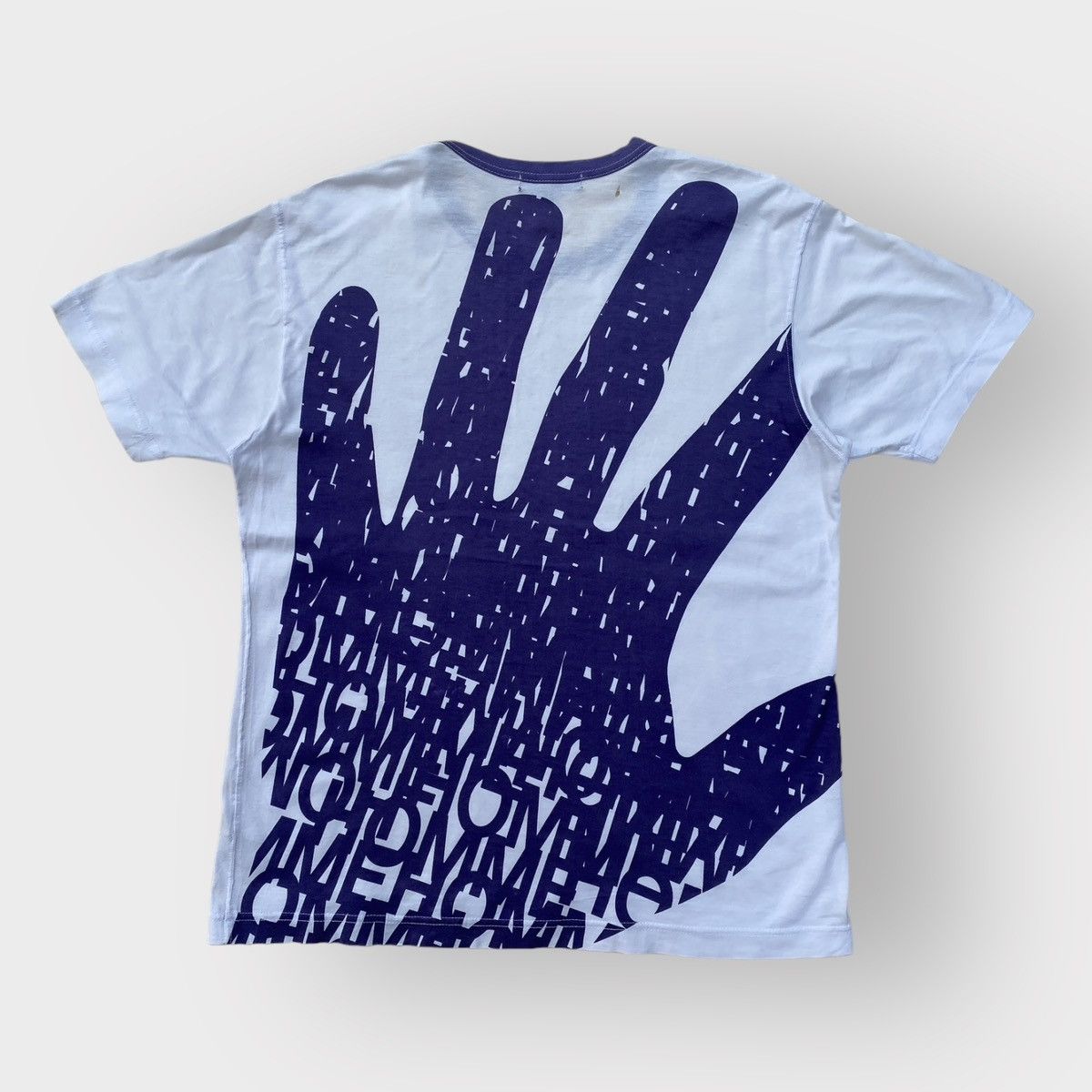 Comme des Garcons Hand Graphic Print T Shirt Size US S / EU 44-46 / 1 - 1 Thumbnail