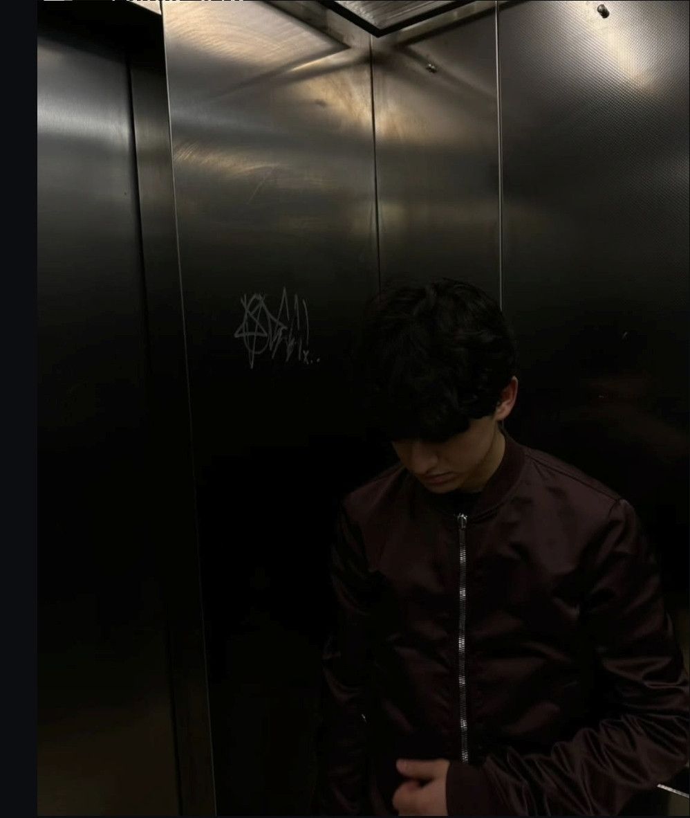 Rick Owens Rick Owens Reversible Cropped Flight Blood/Pearl Bomber 48 Size US M / EU 48-50 / 2 - 12 Thumbnail