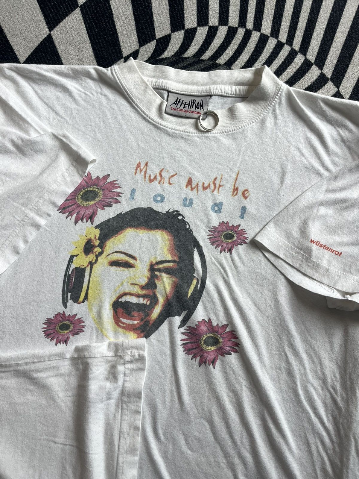 Arts & Science Vintage Music Must be Loud ! Wustenrot 90’s-00’s Tshirt Size US L / EU 52-54 / 3 - 7 Thumbnail