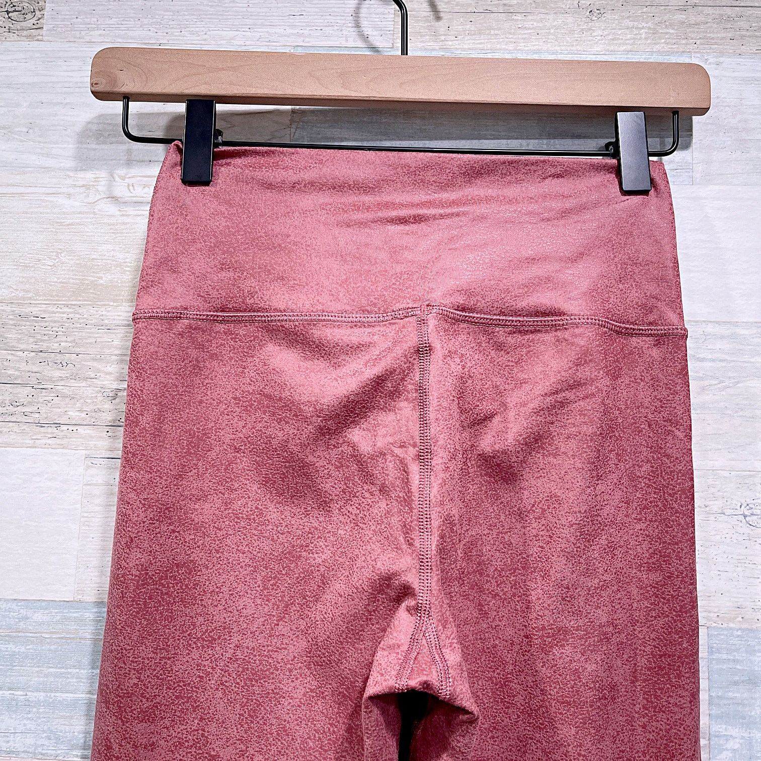 American Eagle Outfitters AERIE OFFLINE Hugger Crossover High Waisted Legging Small Size 27" / US 4 / IT 40 - 3 Thumbnail