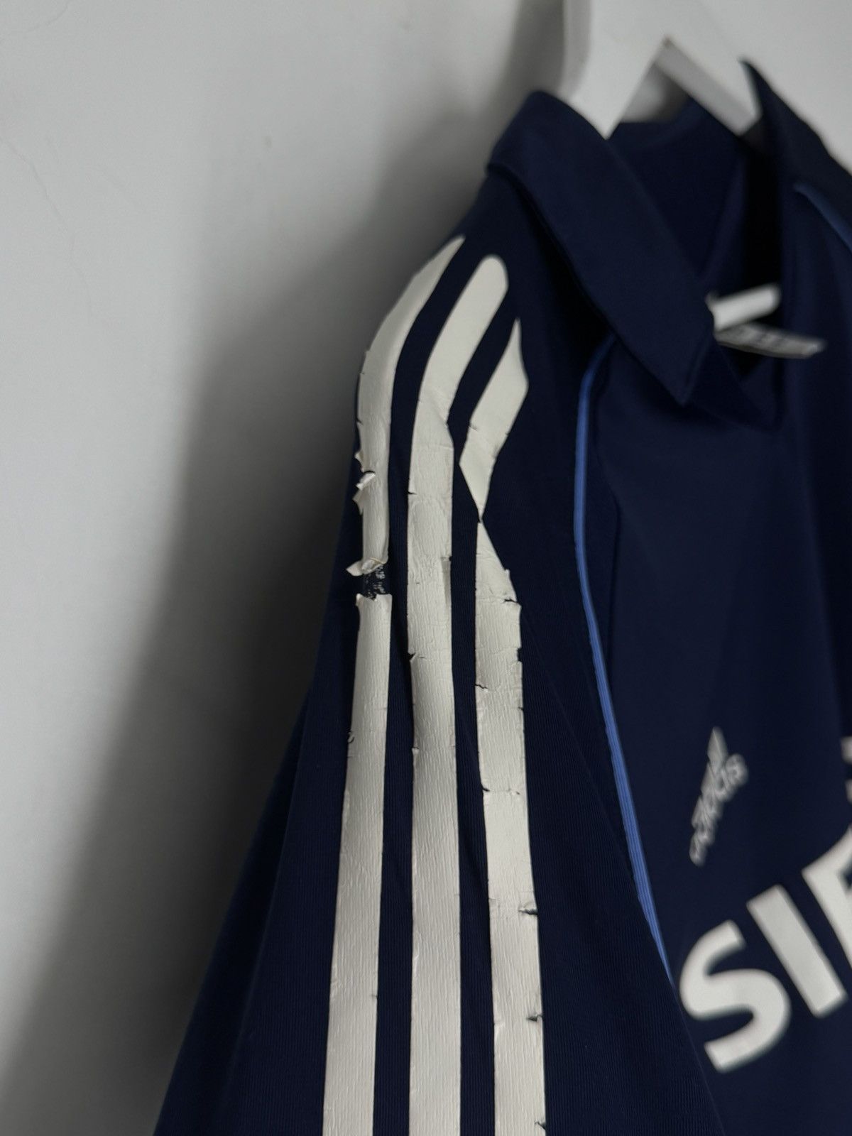 Adidas Adidas Real Madrid FC 2005/06 Away Football Shirt Size US L / EU 52-54 / 3 - 8 Thumbnail