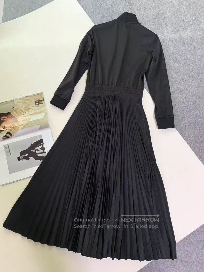 Other Valentino Big logo dress Size S / US 4 / IT 40 - 3 Thumbnail