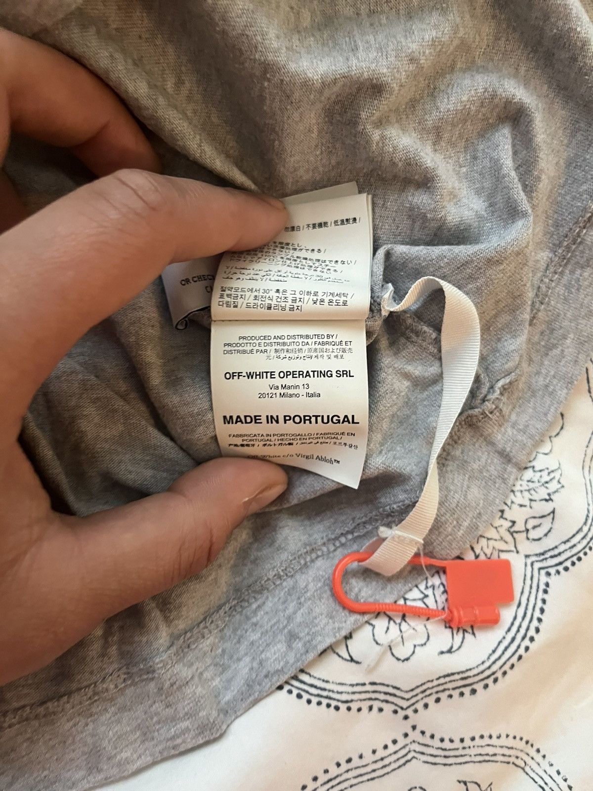 Off-White Off White Grey Graffiti T Shirt Size US M / EU 48-50 / 2 - 5 Thumbnail