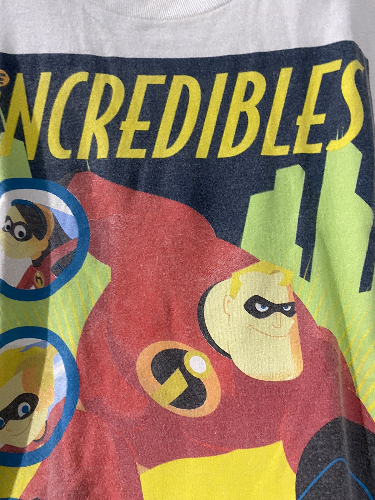 Disney × Vintage 💸NEEDGONE💸The incredibles superhero at your service! Tshirt Size US L / EU 52-54 / 3 - 7 Thumbnail