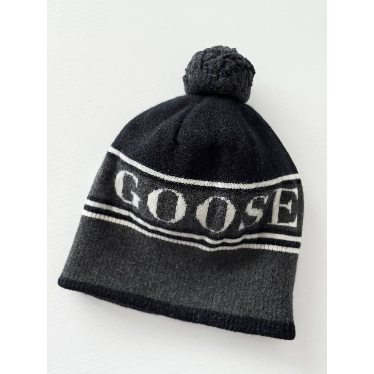 Canada Goose Canada Goose Logo Beanie Pom Toque Wool Blend Size ONE SIZE - 3 Thumbnail