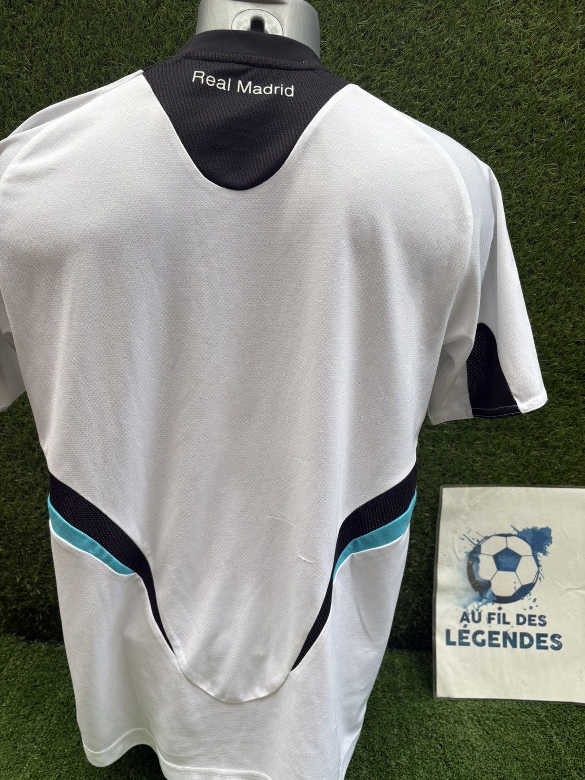 Adidas Jersey training real madrid Size US L / EU 52-54 / 3 - 2 Thumbnail