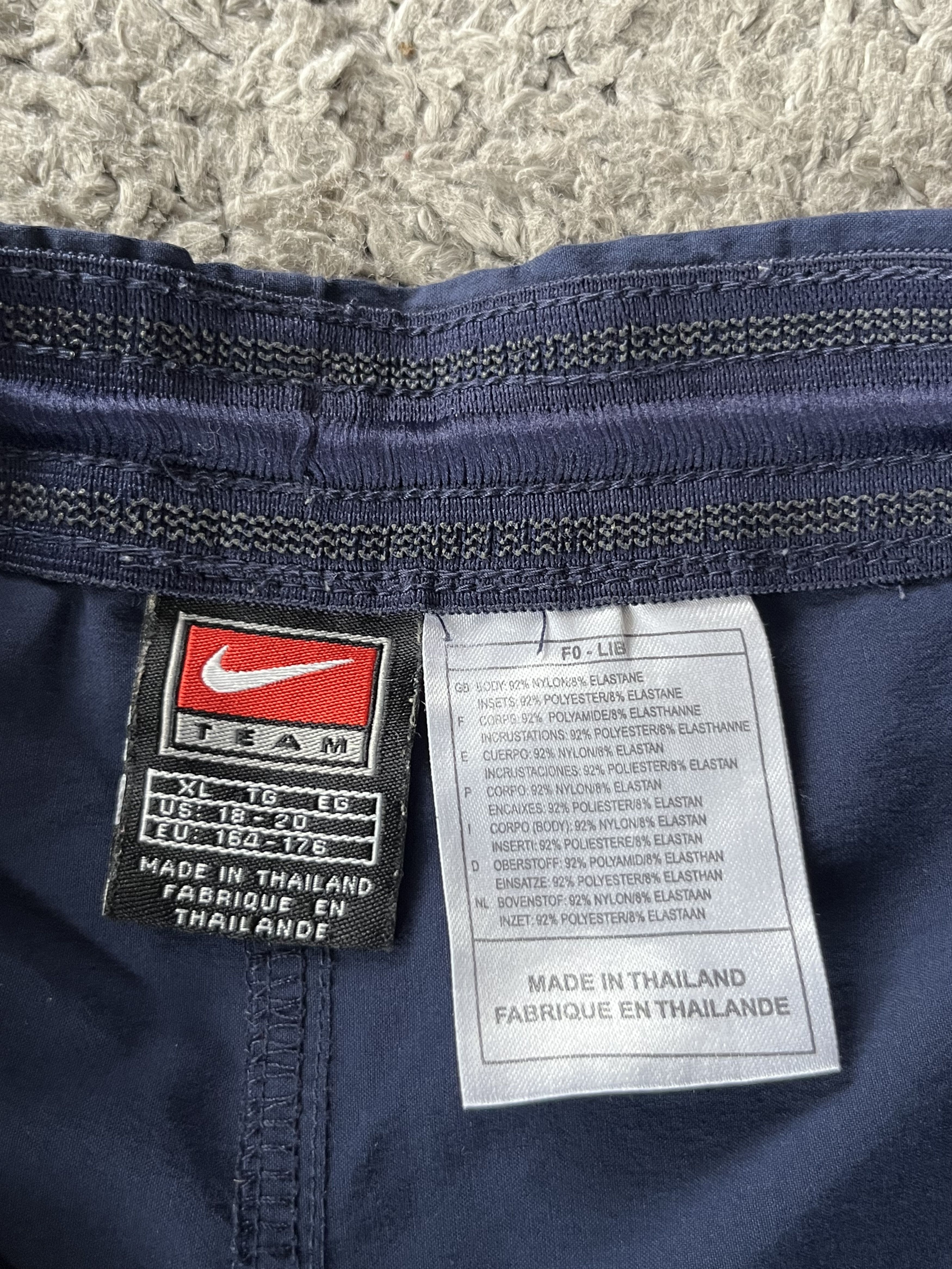Nike Vintage Nylon Shorts Nike FC BARCELONA Y2K Style Size US 32 / EU 48 - 6 Thumbnail