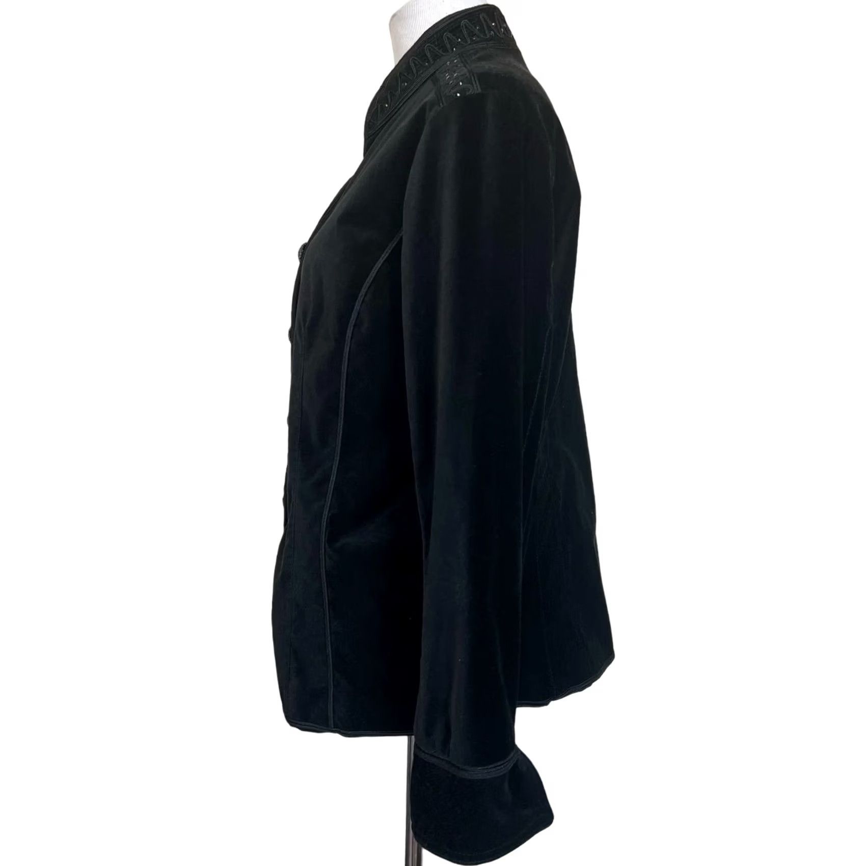 Velvet Reba Velvet Jacket Blazer Black Embellished Details Mandarin Collar Women’s 1X Blazer Plus 1X Womens Velvet Jacket Size XL / US 12-14 / IT 48-50 - 5 Thumbnail