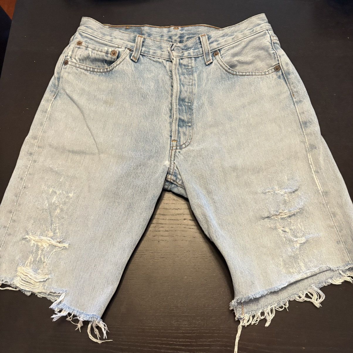 Levi's Vintage Levi’s Light Blue Distressed Denim Shorts Size 26" / US 2 / IT 38 - 1 Thumbnail