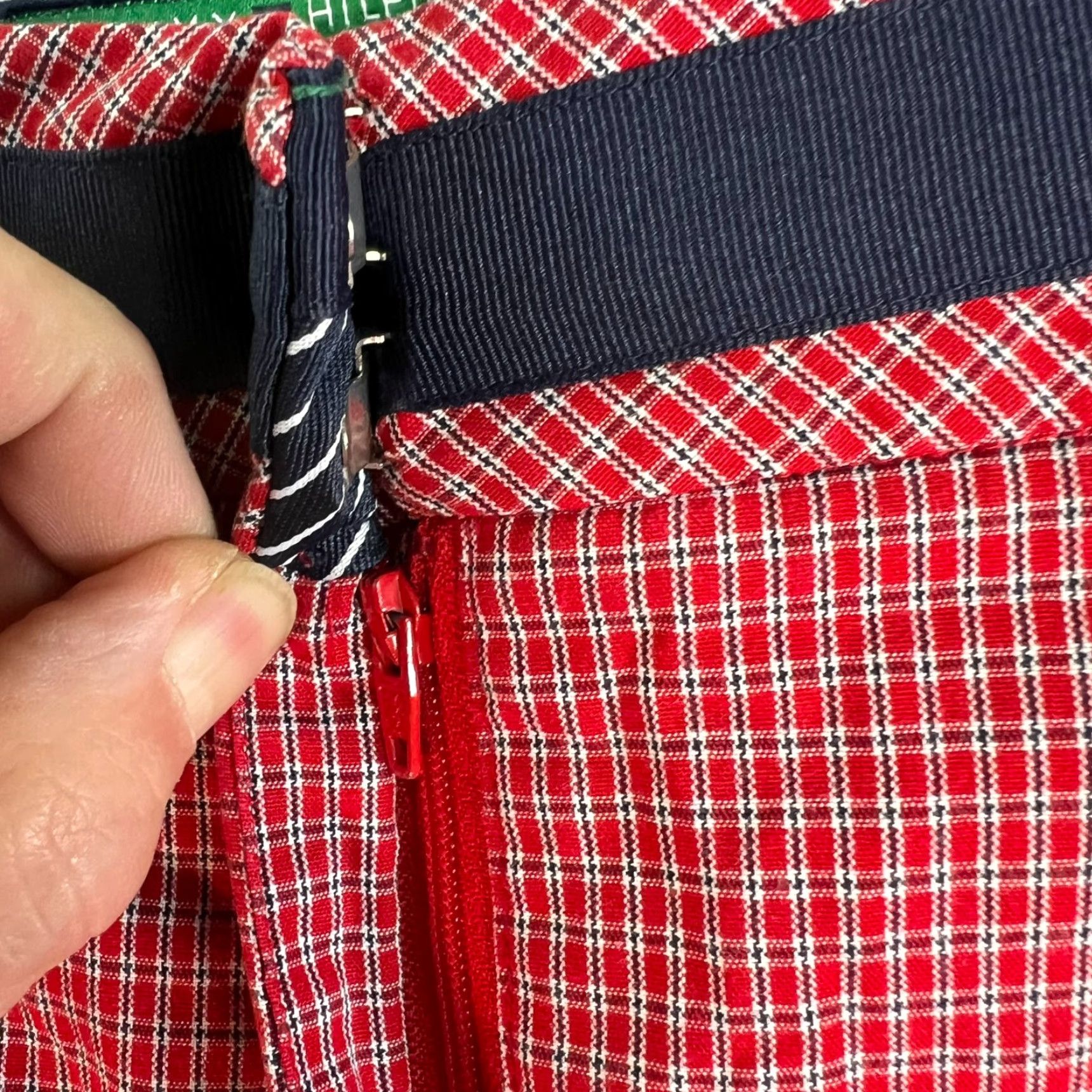 Tommy Hilfiger Tommy Hilfiger Golf Bermuda Plaid Shorts Womens Size 8 Red Size 30" / US 8 / IT 44 - 3 Thumbnail