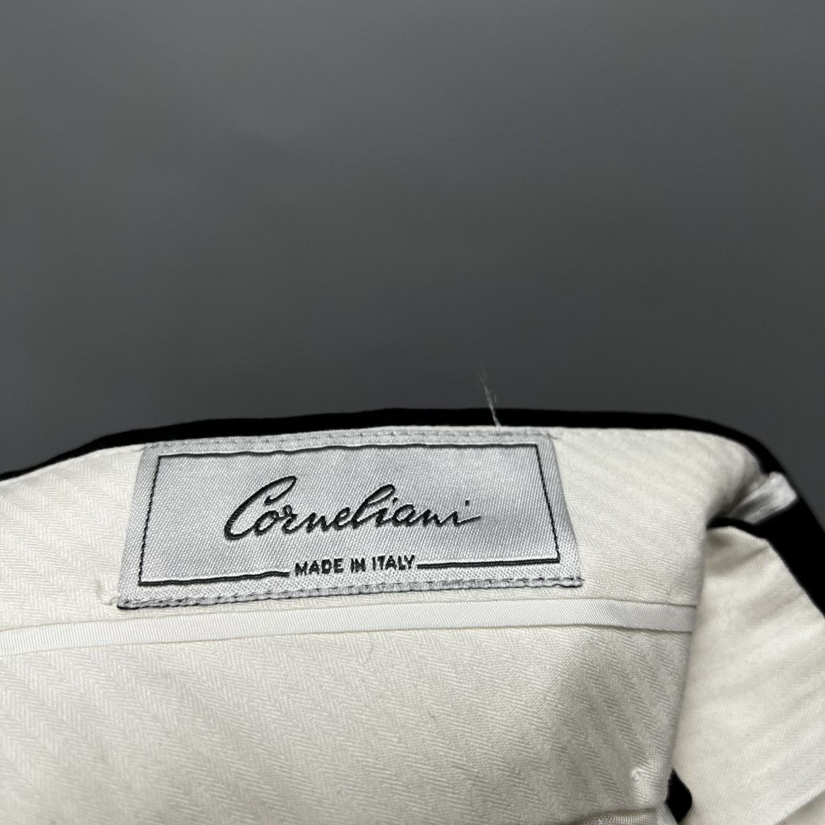 Corneliani Corneliani Suit Blazer and pants 2 piece men’s italy luxury Size 48R - 19 Thumbnail