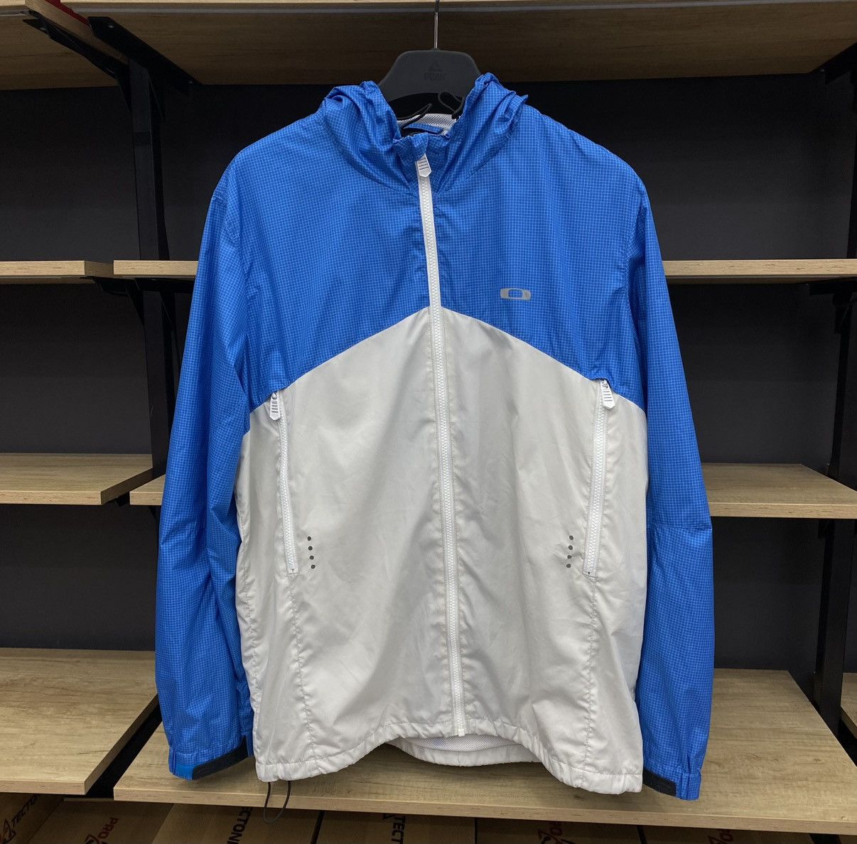 Oakley Vintage Rare Oakley Blue White Light Jacket Gorpcore Style Size US XL / EU 56 / 4 - 8 Thumbnail