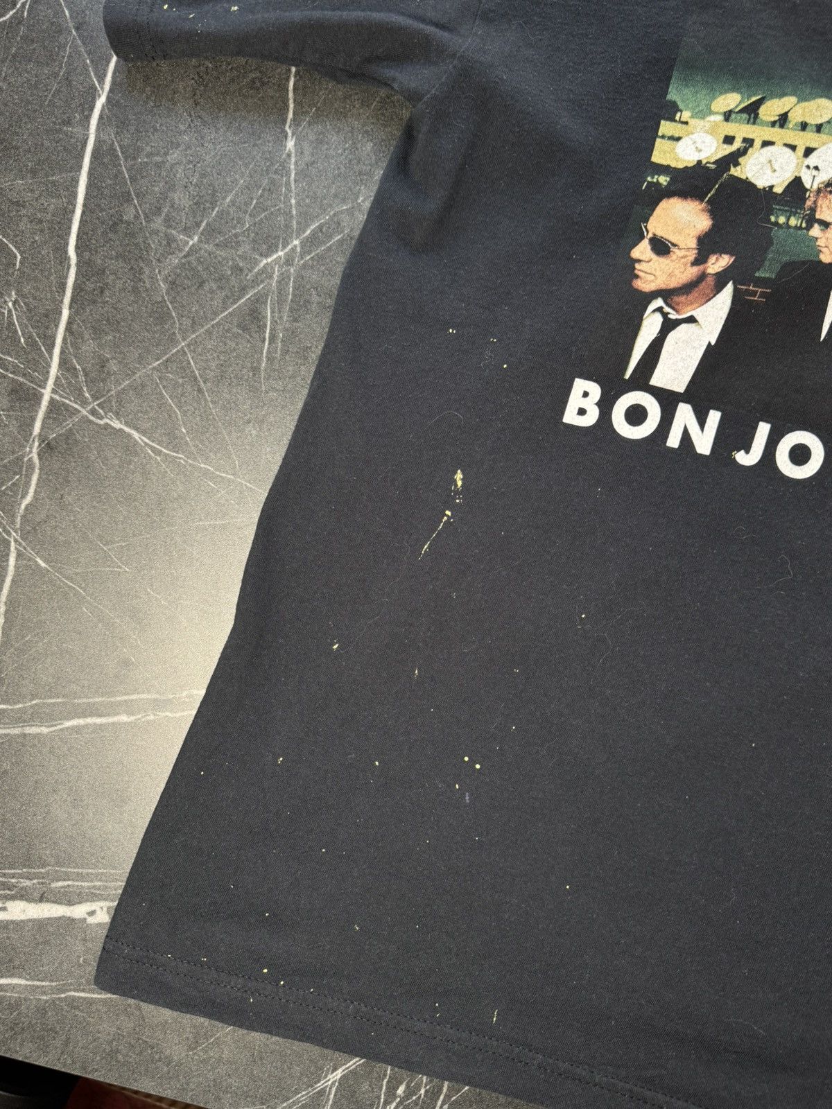 Bon Jovi Vintage 2000s Bon Jovi Crush Band T Shirt Size US L / EU 52-54 / 3 - 5 Thumbnail
