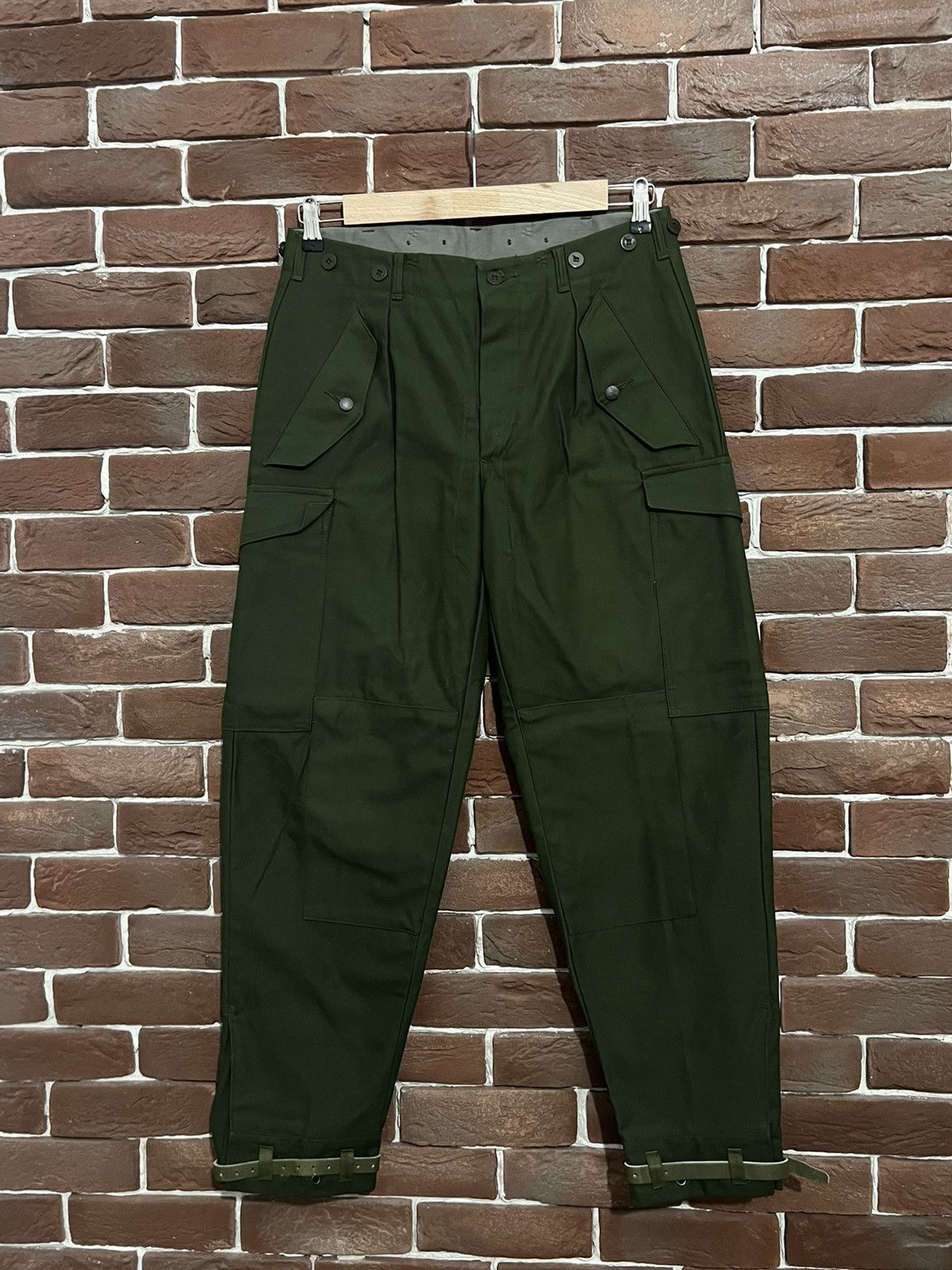 image of Made In USA x Military Vintage 70's Swedish Military Combat Cargo Pants Grail Hype in Green Olive (