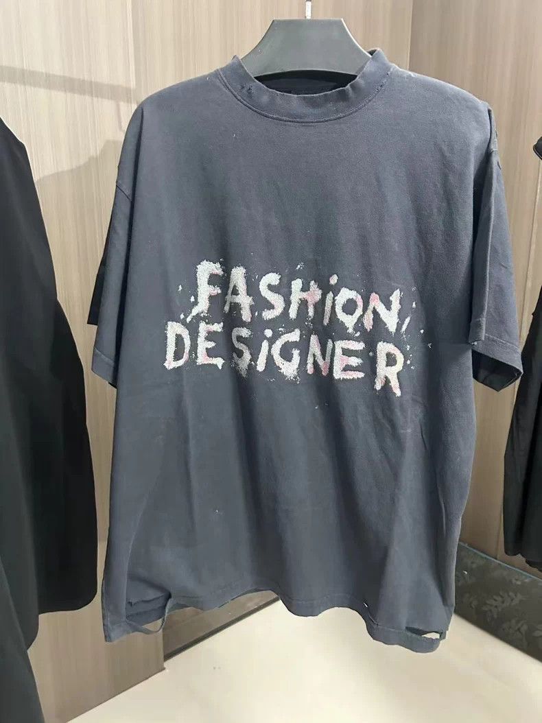 Balenciaga Balenciaga Black Distressed Logo T-shirt Size US S / EU 44-46 / 1 - 1 Thumbnail
