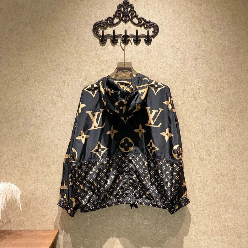 Louis Vuitton Louis Vuitton Black Gold Bermuda Old Flower Full Print Tro Size S / US 4 / IT 40 - 2 Thumbnail