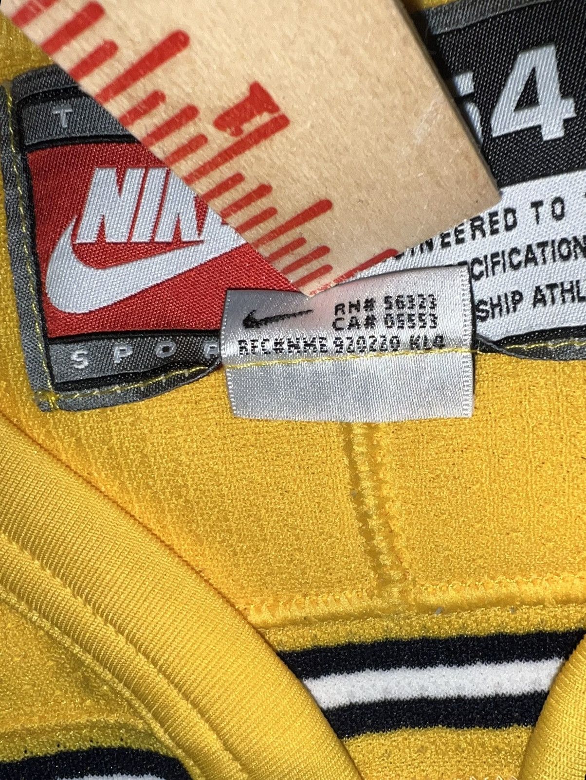 Nike Vintage Nike Michigan Wolverines Hockey Jersey Team Issued Size US XXL / EU 58 / 5 - 10 Thumbnail