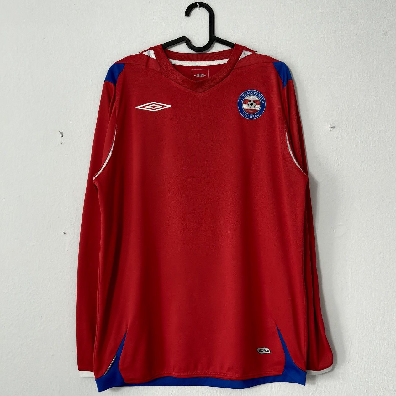 Umbro × Vintage 2008 2009 FC Brno Czech Republic Vintage Home Soccer Jersey Size US M / EU 48-50 / 2 - 2 Thumbnail