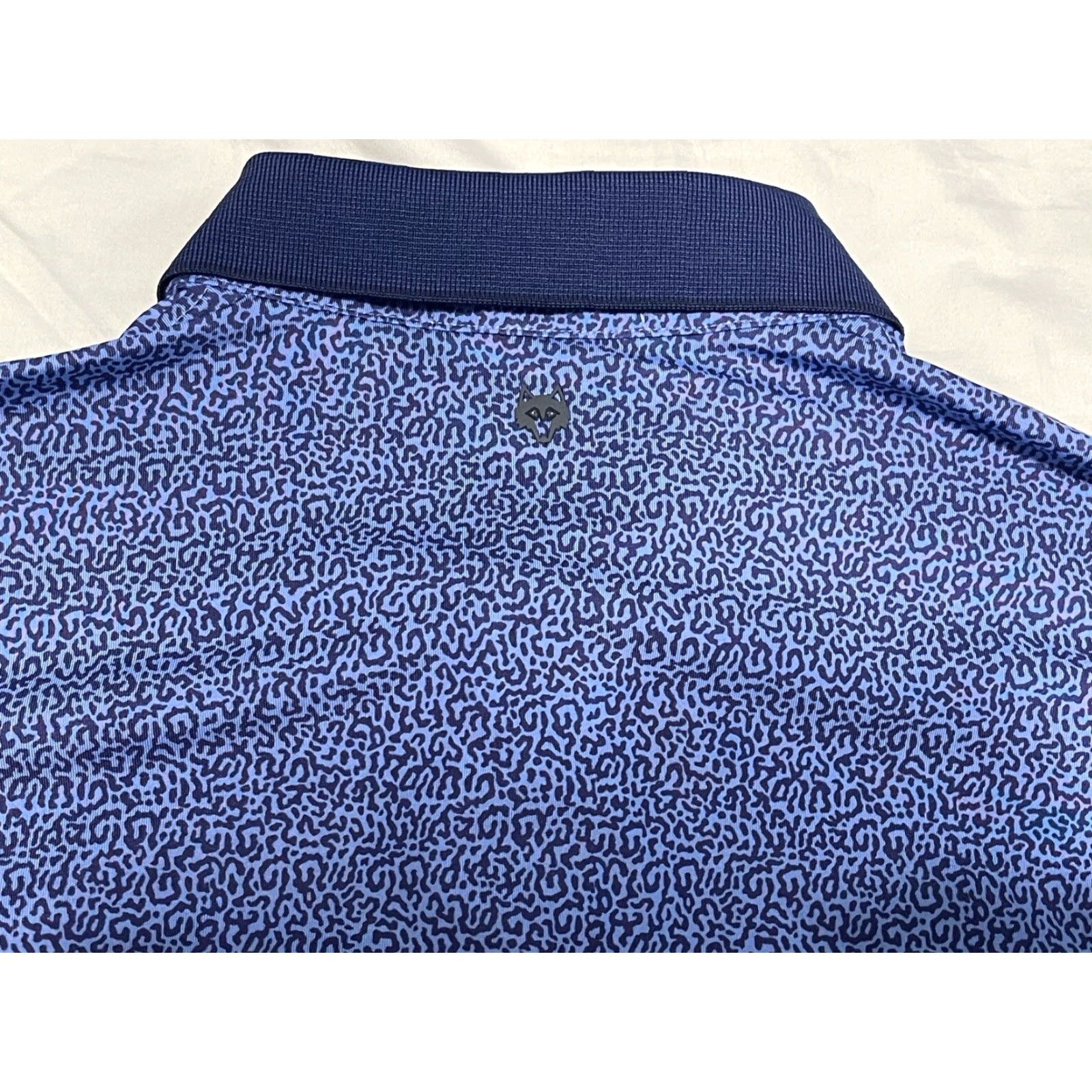Vintage GREYSON Arctic Blue Polo Shirt Men L White Stretch Polyester Spandex Wolf Logo Sports Golf Tennis Walking Casual Brook Trout 90s Theme Size US L / EU 52-54 / 3 - 7 Thumbnail
