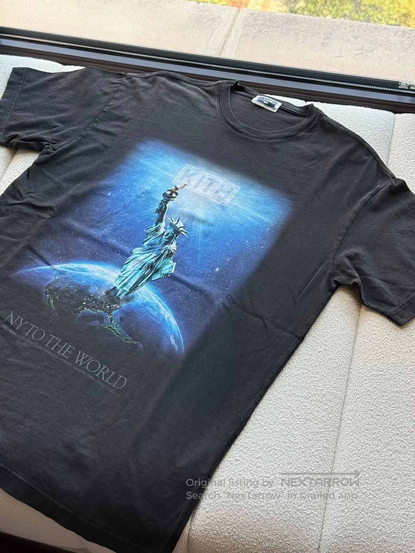 Kith kith ny to the world short sleeve t. Size US S / EU 44-46 / 1 - 3 Thumbnail