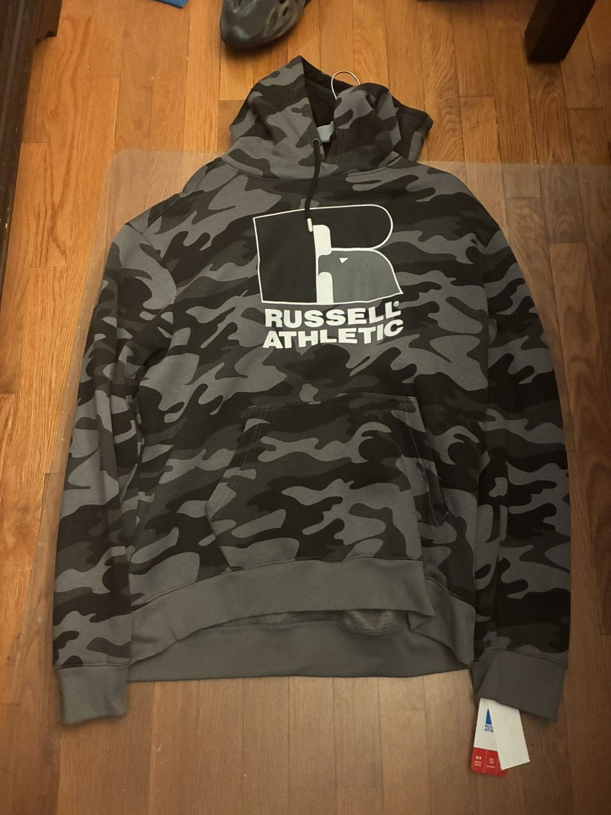 Russell Athletic Russell Athletic black camo hoodie Size XL #camouflage Size US XL / EU 56 / 4 - 1 Thumbnail