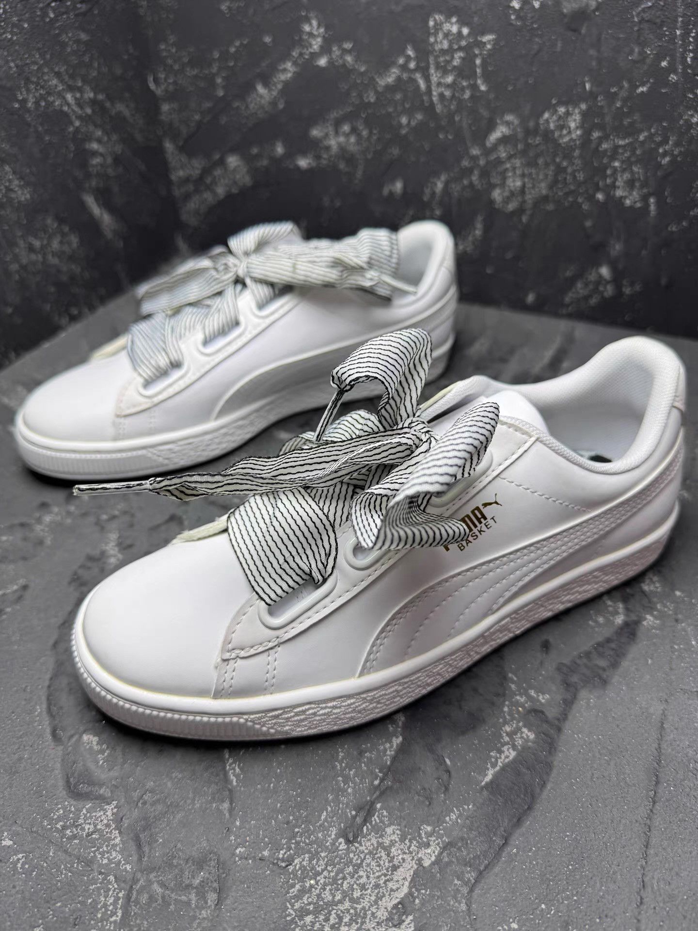 Puma PUMA White Milk Sneakers with Ribbon Q10 Size US 8.5 / IT 38.5 - 1 Thumbnail