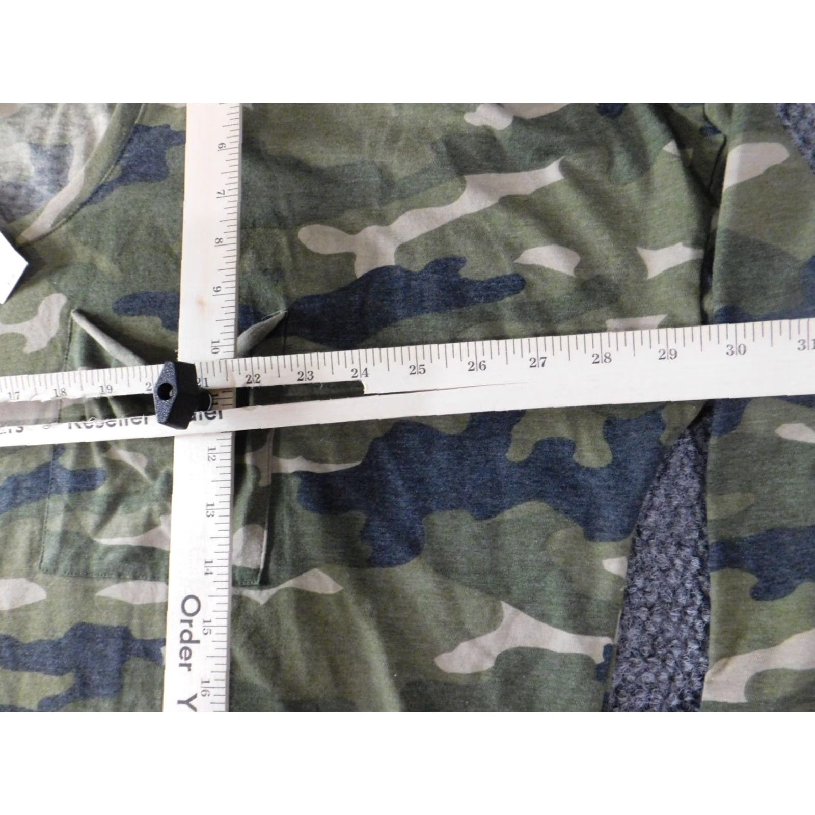 Express Express Womens Blouse XL Green Camouflage Long Sleeve Crew Neck Pullover Casual Shirt Size XL / US 12-14 / IT 48-50 - 6 Thumbnail