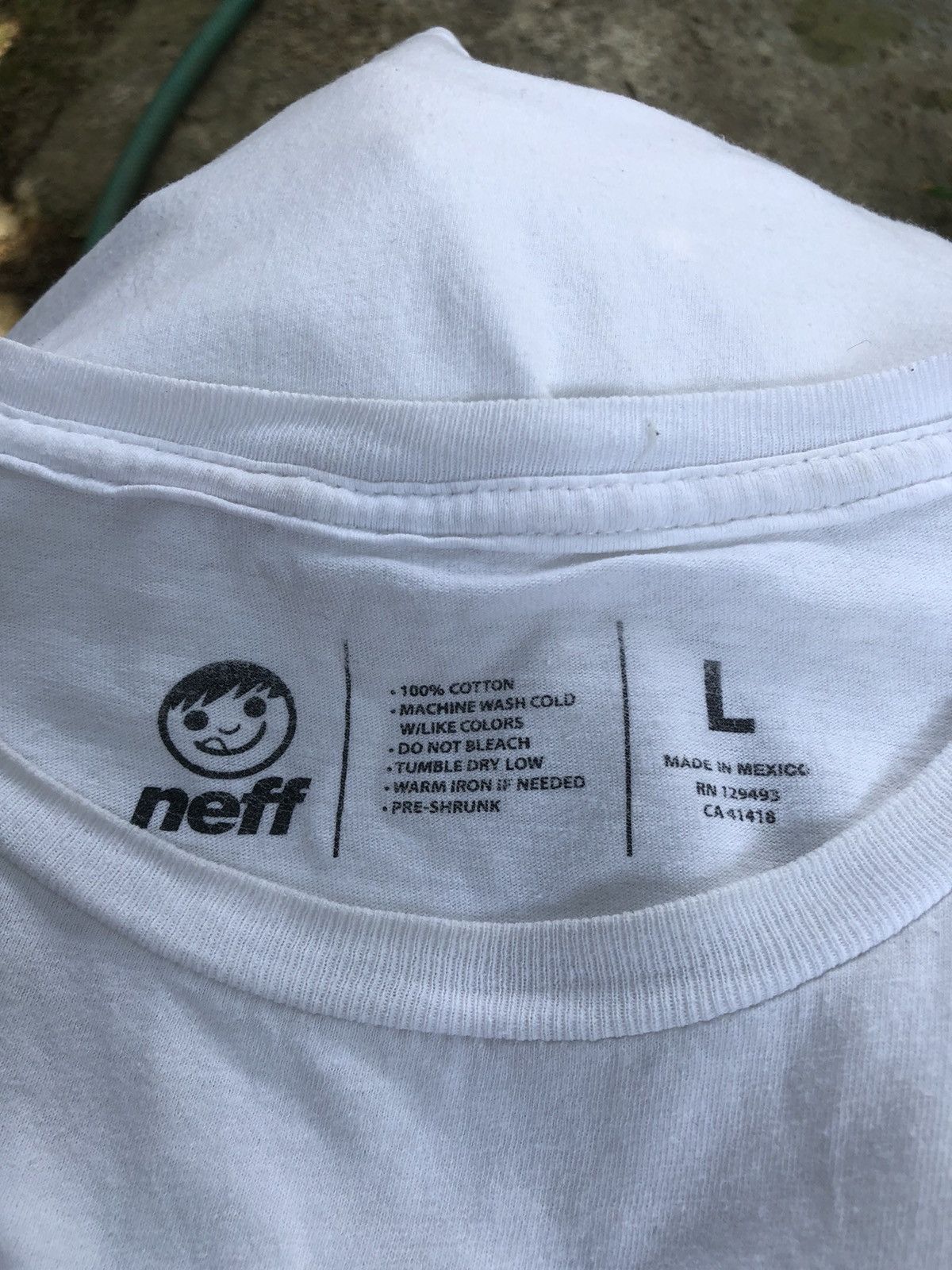 Japanese Brand 🔥RARE🔥Neff Roses Centre Logo Tshirts Size US L / EU 52-54 / 3 - 10 Thumbnail