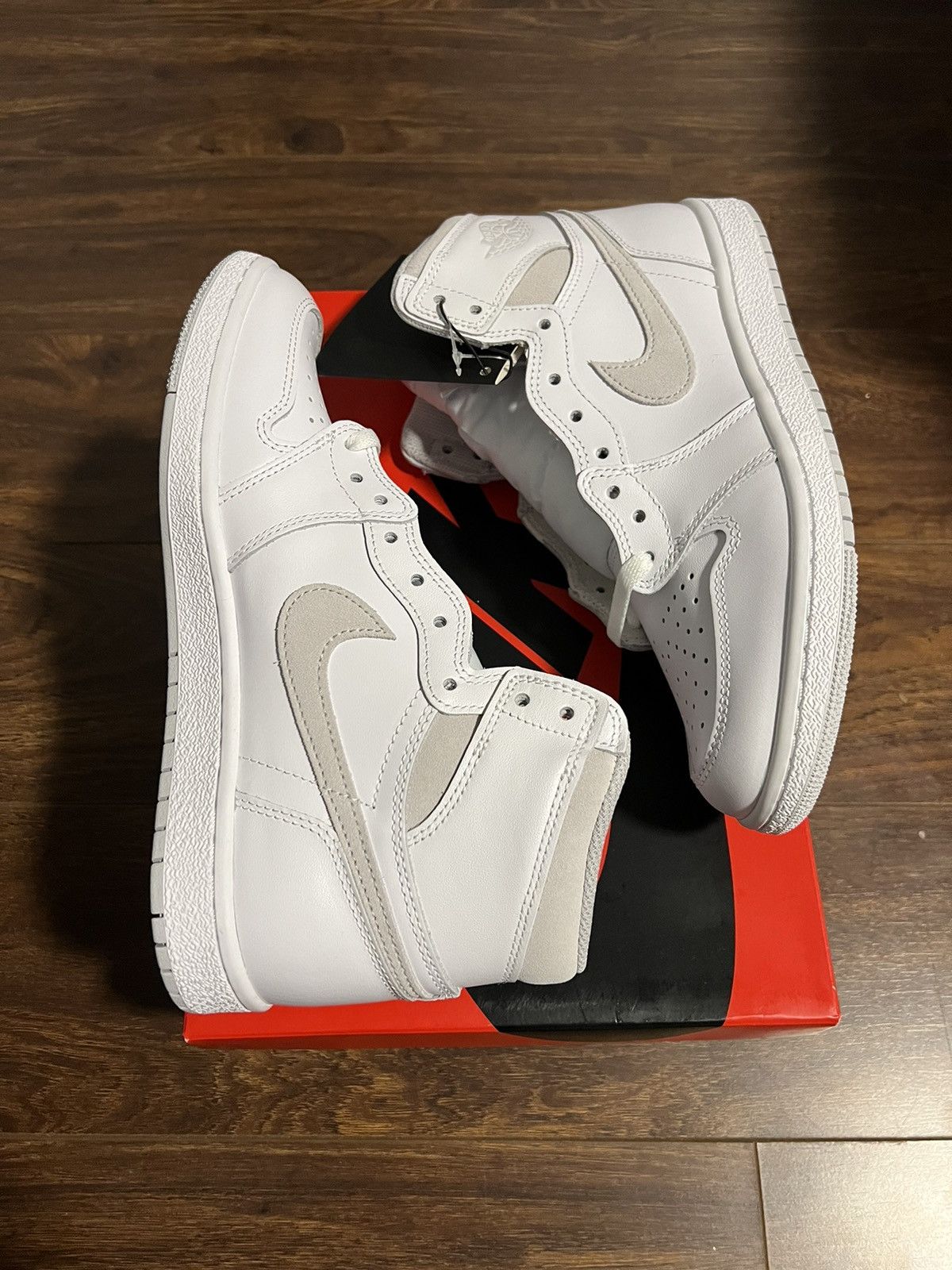 Jordan Brand Air Jordan 1 ‘85 OG Neutral Grey US Size 9 Size US 9 / EU 42 - 2 Thumbnail