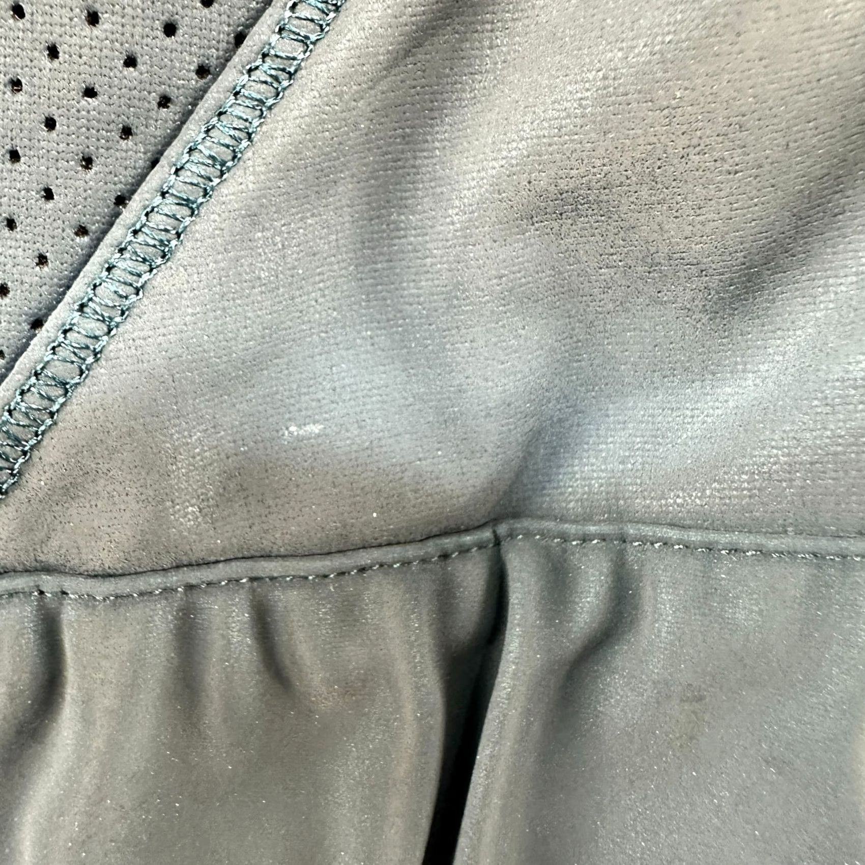 Lululemon Lululemon Vest Womens 6 Blue Reflective Full Zip Bomber Jacket Sleeveless Pattern: Solid, Lined, Pockets, Reflective Ladies 6 Blue Size M / US 6-8 / IT 42-44 - 5 Thumbnail