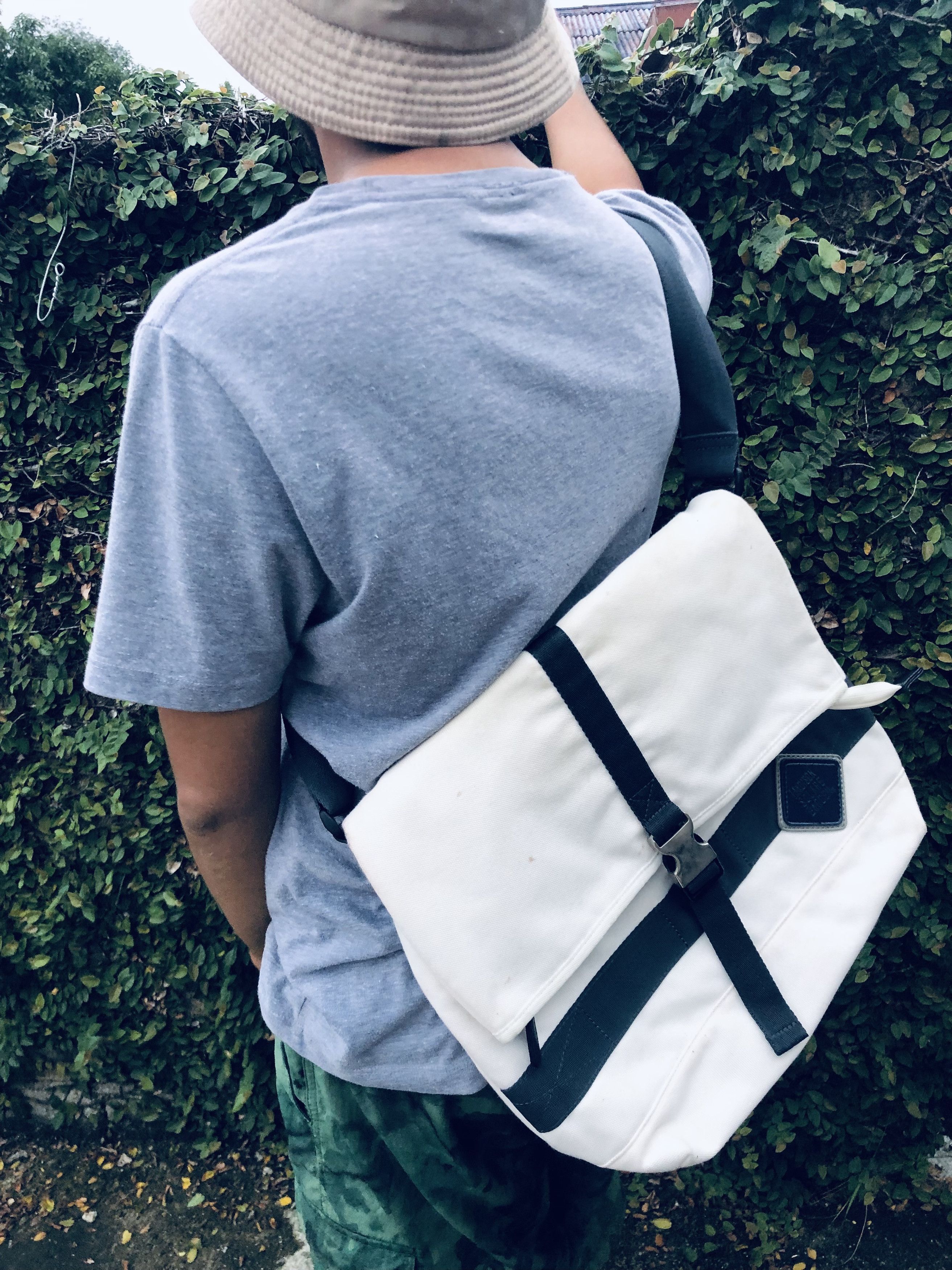 Japanese Brand Madison Square Garden Streetwear Fashion Style Crossbody Bag Size ONE SIZE - 18 Thumbnail