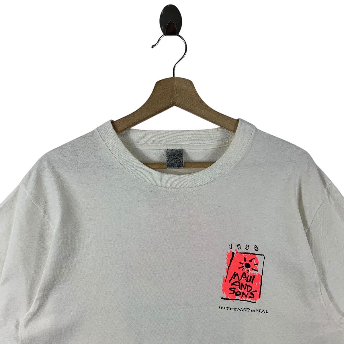 Vintage Vintage 90s MAUI & SONS big logo back hit Surfing tee Size US M / EU 48-50 / 2 - 3 Thumbnail
