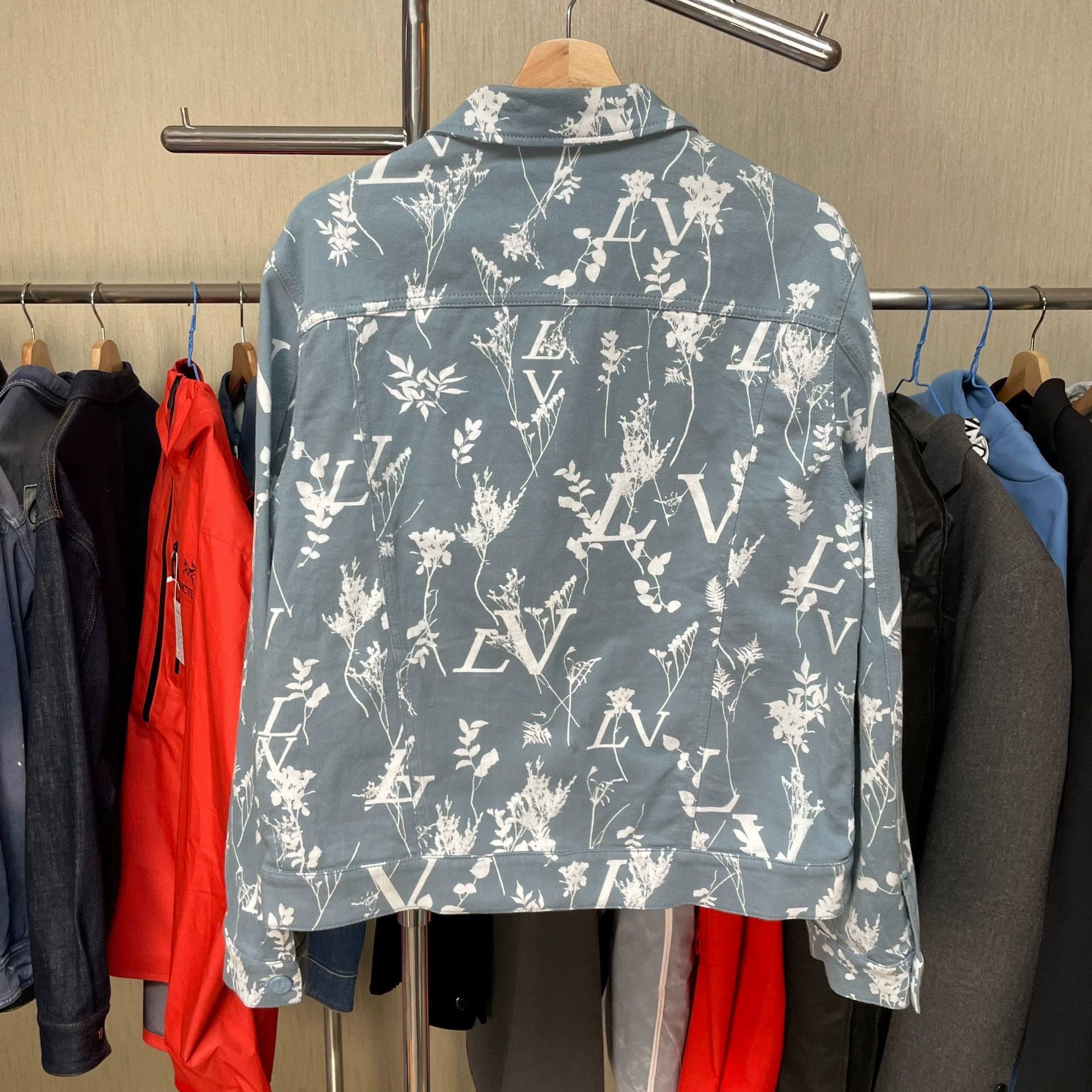 Louis Vuitton LOUIS VUITTON SS23 Botanical Print Denim Jacket Blue 48 Size US M / EU 48-50 / 2 - 2 Thumbnail