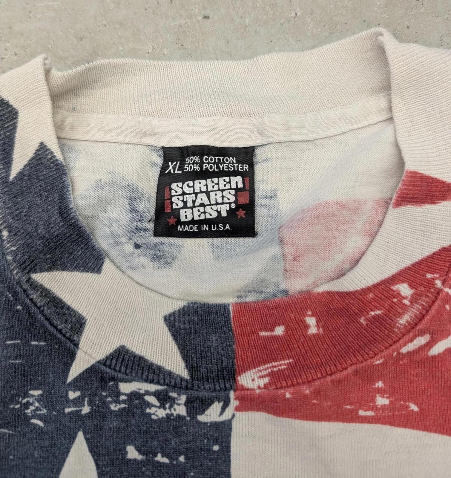 Fruit Of The Loom Vintage 90s American Flag All over print made in USA t-shirt Size US L / EU 52-54 / 3 - 3 Thumbnail