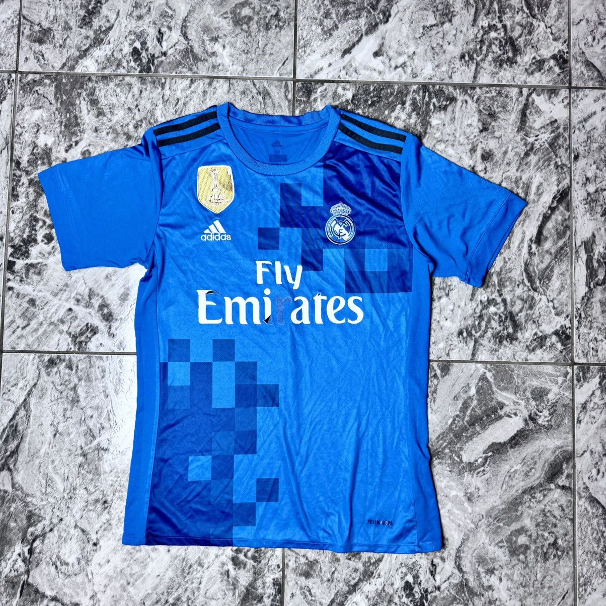 Adidas REAL MADRID 2017 2018 FOOTBALL SHIRT SOCCER JERSEY ADIDAS Size US M / EU 48-50 / 2 - 3 Thumbnail