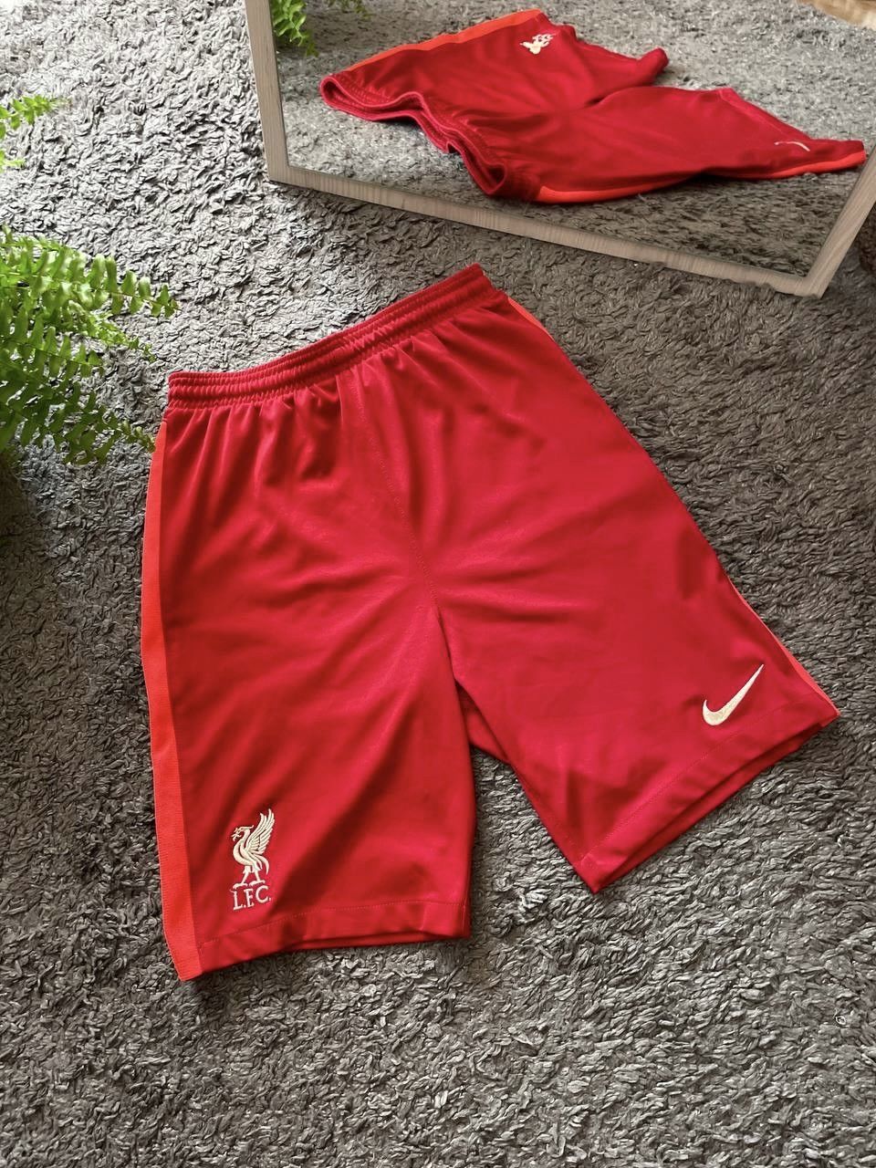 Nike × Vintage Nike Shorts Streetwear Soccer Liverpool Swoosh Logo Drill Size US 30 / EU 46 - 2 Thumbnail