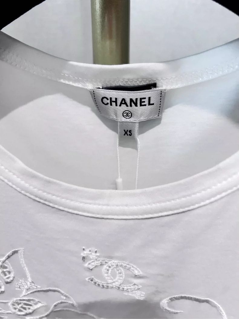 Chanel Chanel 22 Peace Pigeon Short Sleeve Size XS / US 0-2 / IT 36-38 - 4 Thumbnail