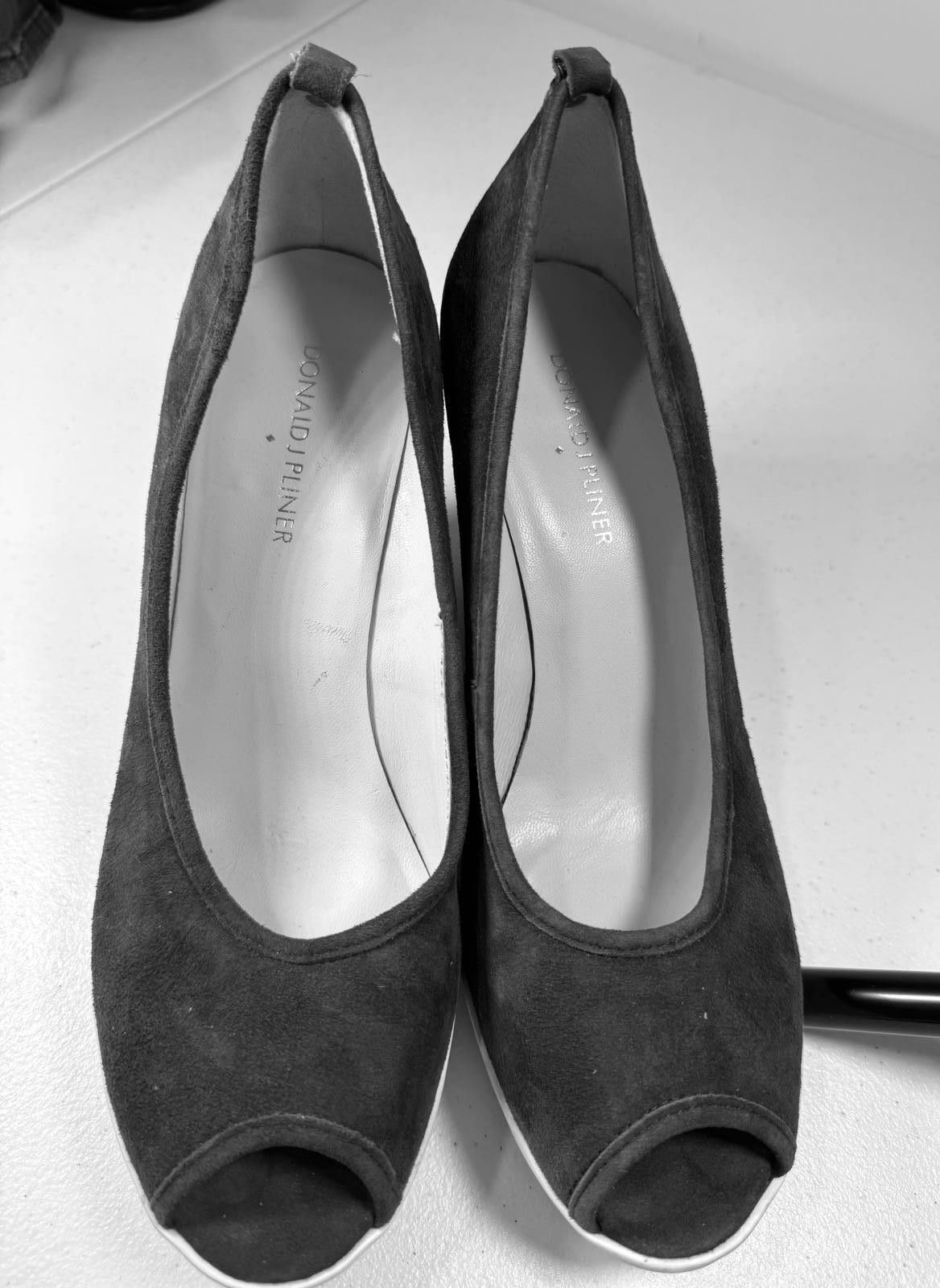 Donald Pliner Stylish Peep Toe Wedge Heels by Donald J Pliner Size US 10 / IT 40 - 2 Thumbnail