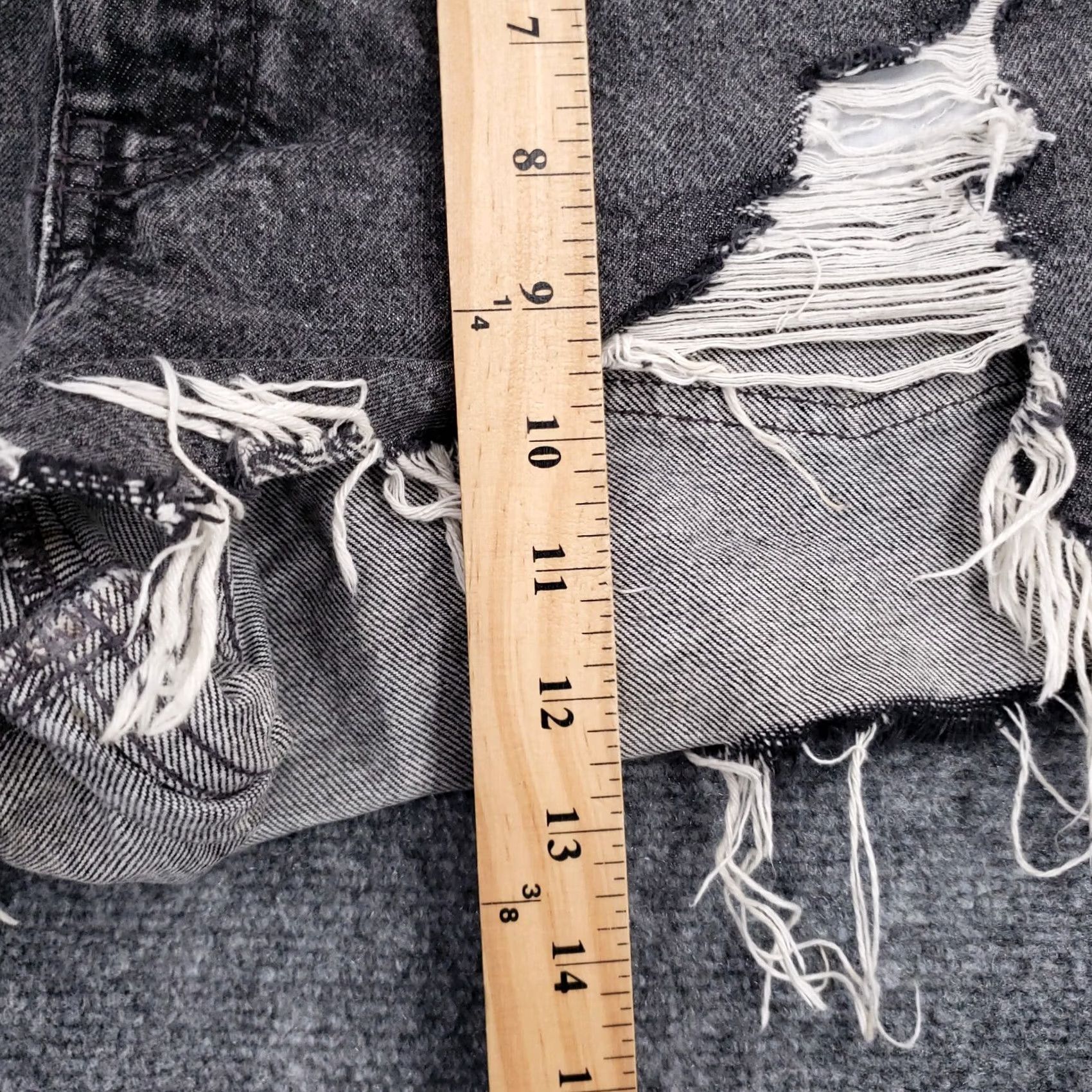 Zara Zara Womens Shorts Gray Hot Pants Hi Rise Cut Off Denim Ripped Dark Wash Jean Size 4 Size 27" / US 4 / IT 40 - 3 Thumbnail