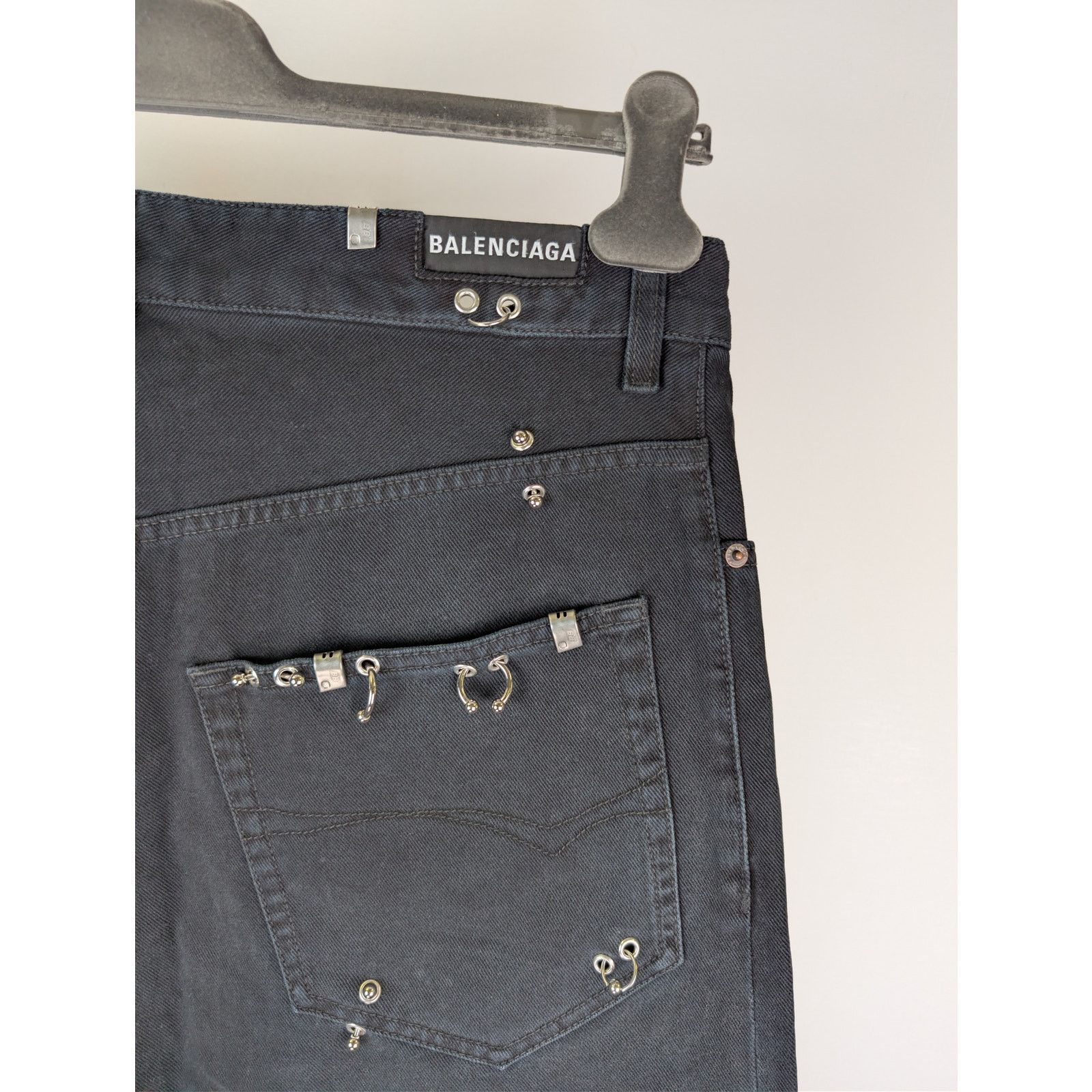 Balenciaga o1rshd1 Q:2 / Left Hand Denim Pierced Baggy Pants in Black Size US 32 / EU 48 - 13 Thumbnail