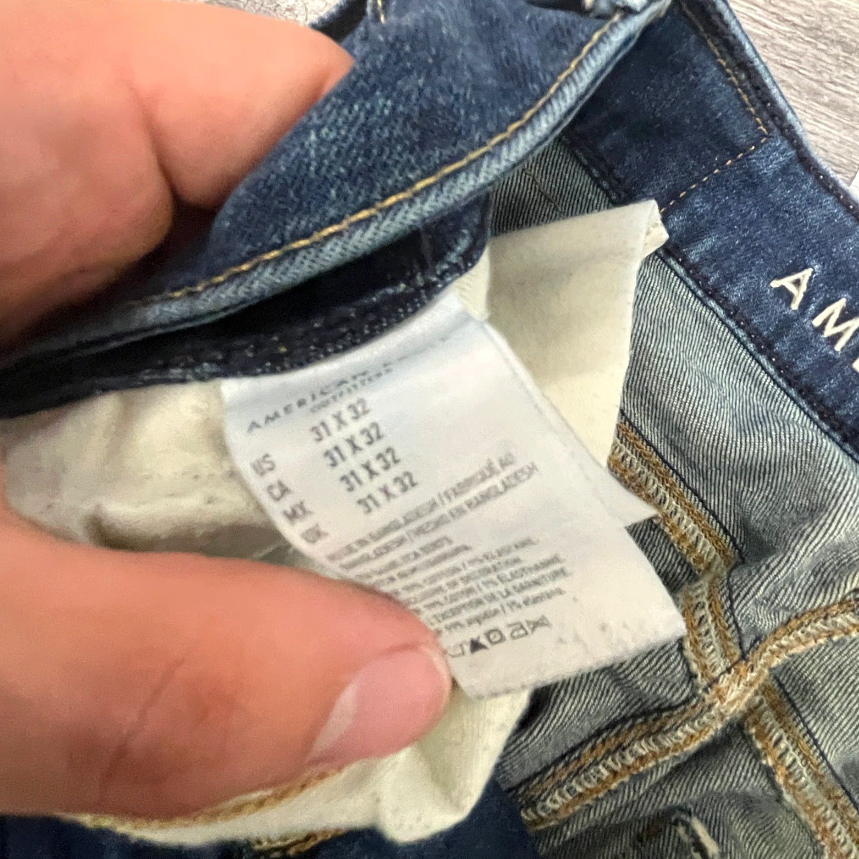 American Eagle Outfitters VINTAGE American Eagle Whisker Faded Mid Wash Blue Jeans Size US 31 - 6 Thumbnail